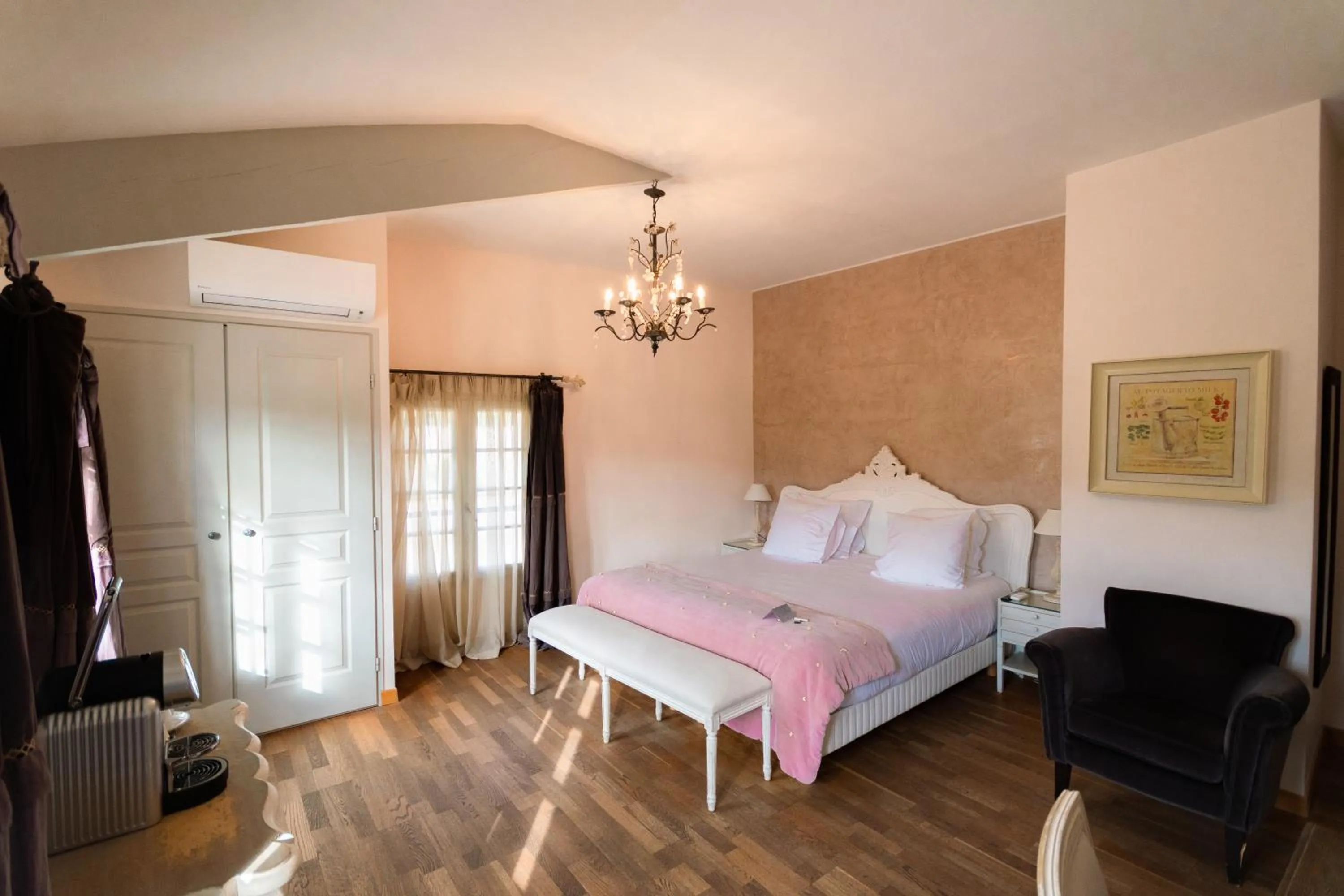 Bed in Le Domaine Du Colombier