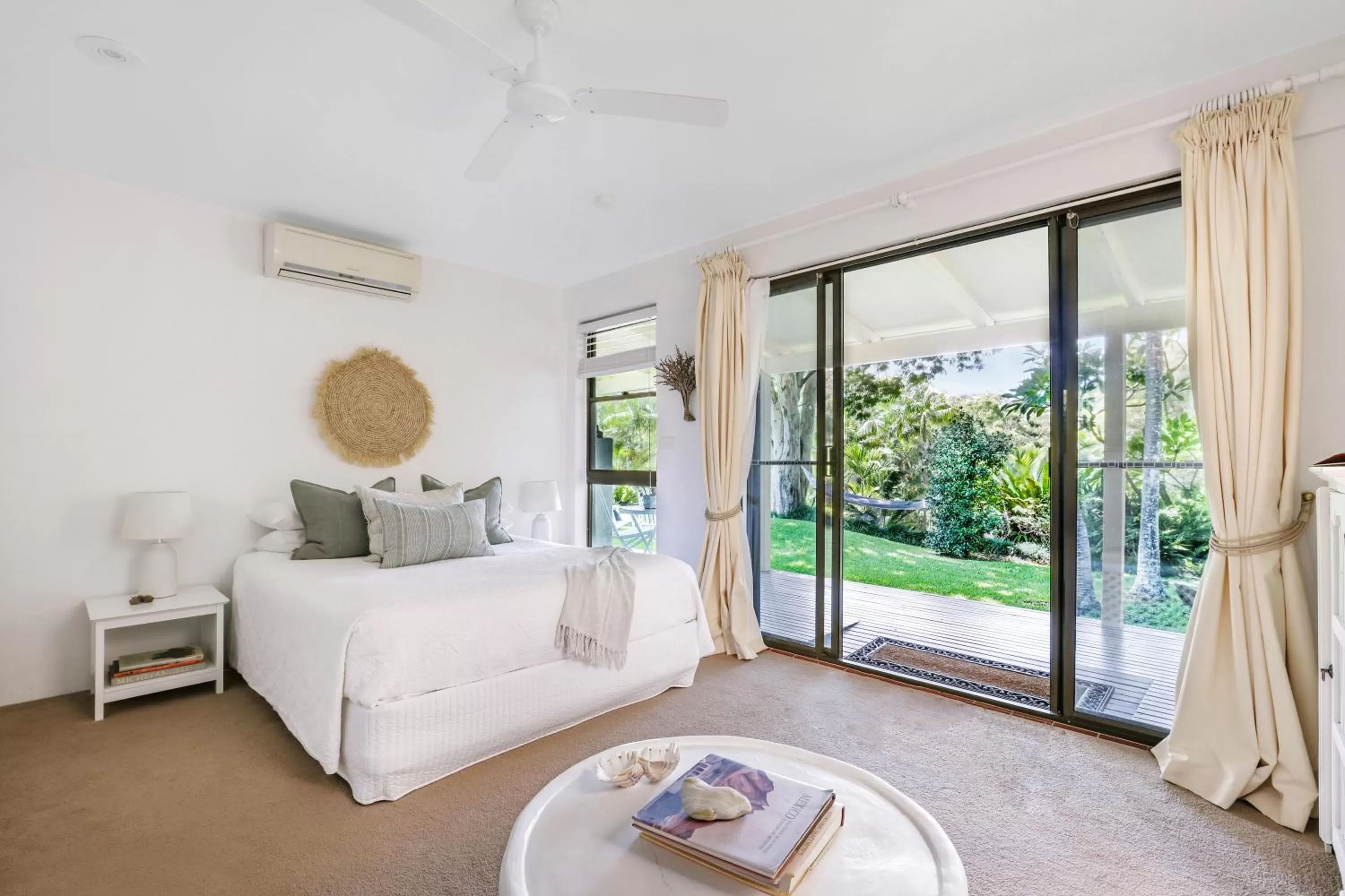 Bed in Sensom at Sapphire - Adults only B&B