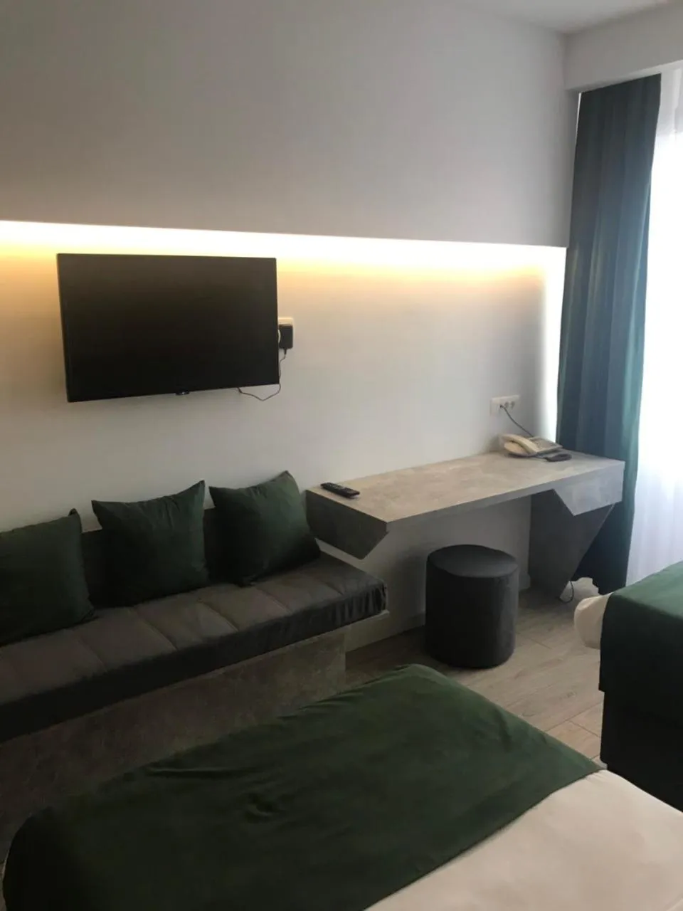 TV and multimedia, Bed in Hotel Grand