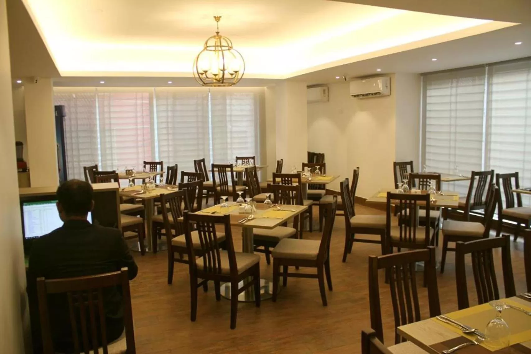 Priyo Nibash Stylish Residential Hotel