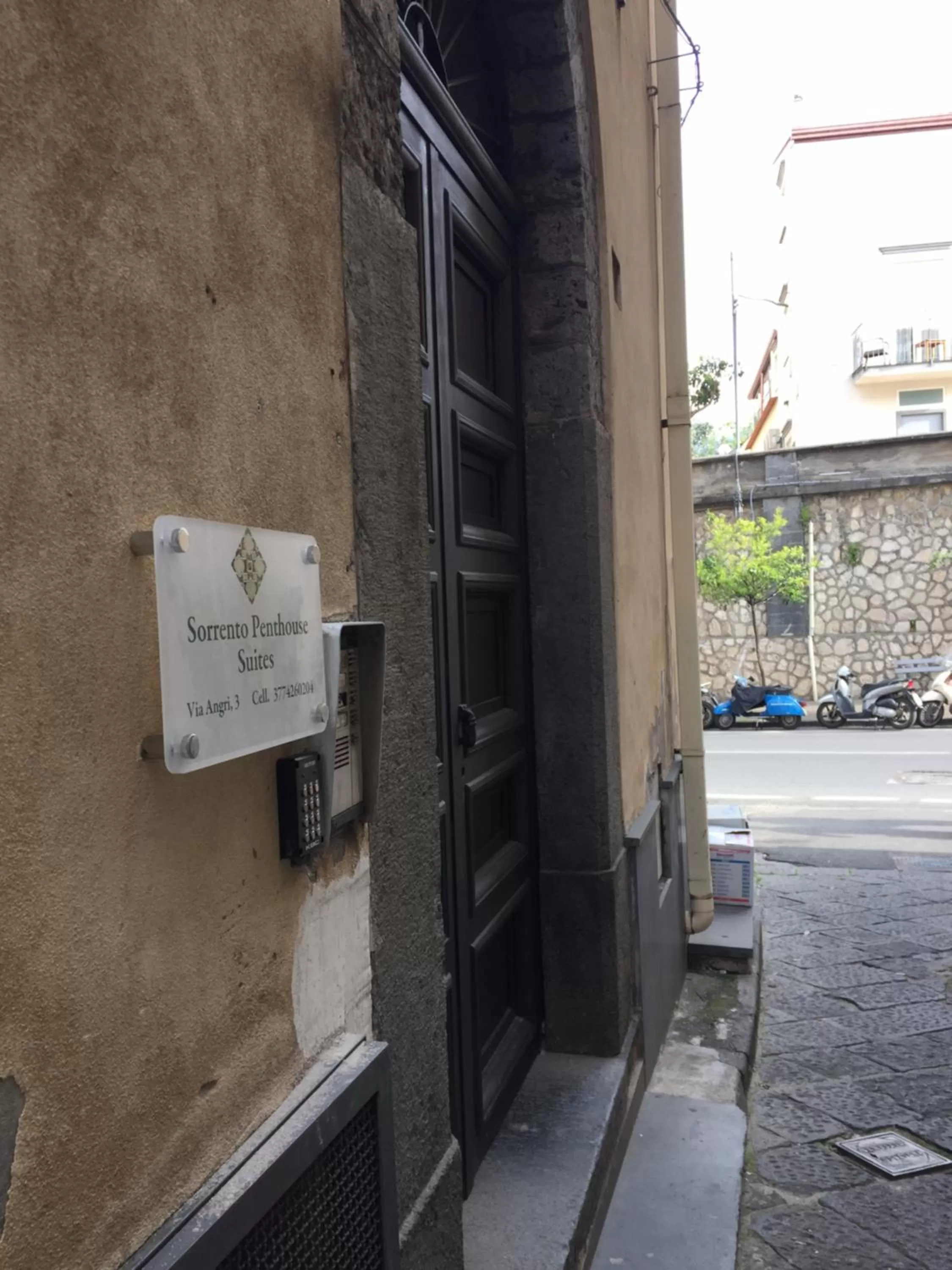 Property building in Sorrento Penthouse Suites