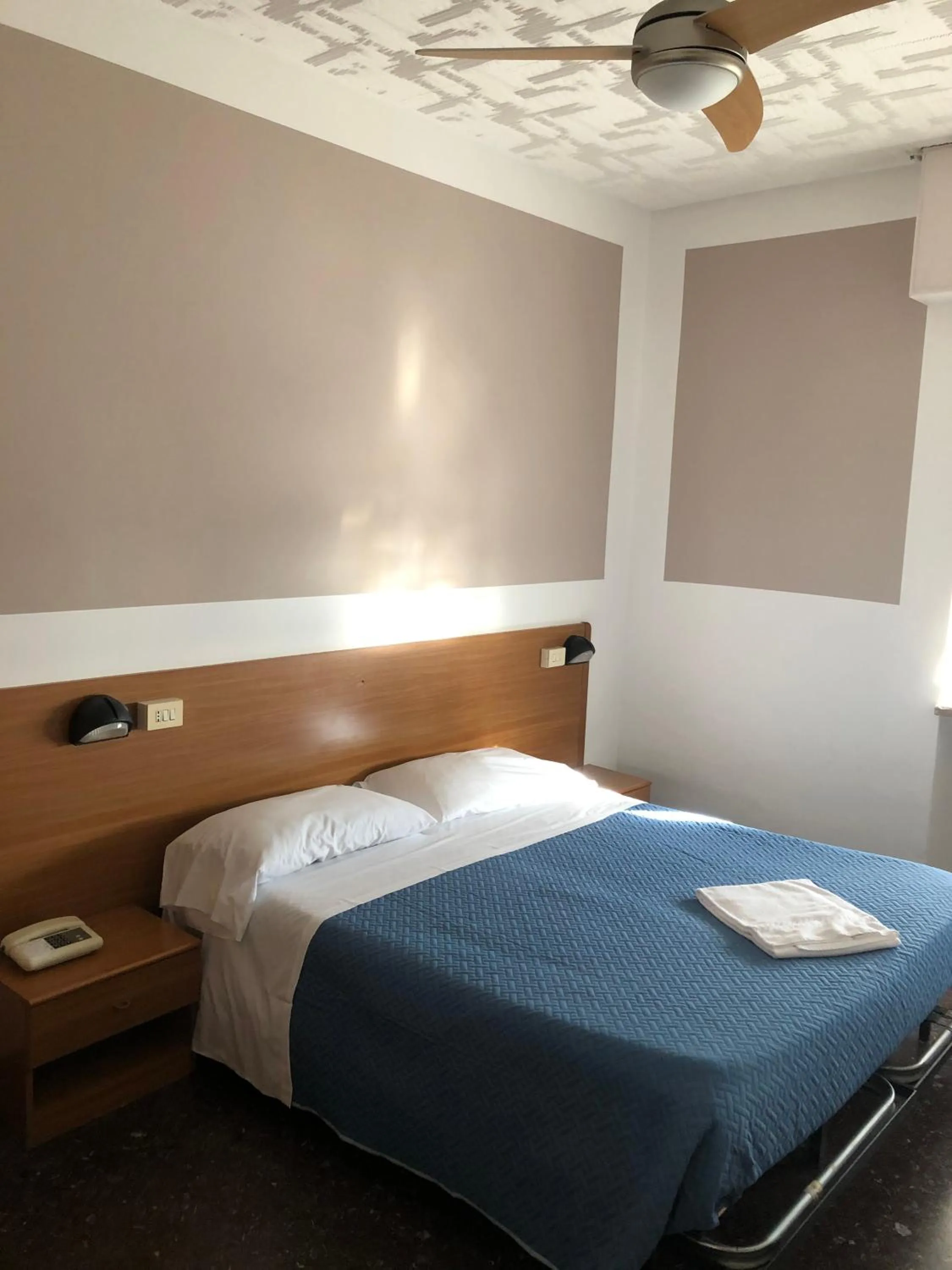 Balcony/Terrace, Bed in Hotel Miramare