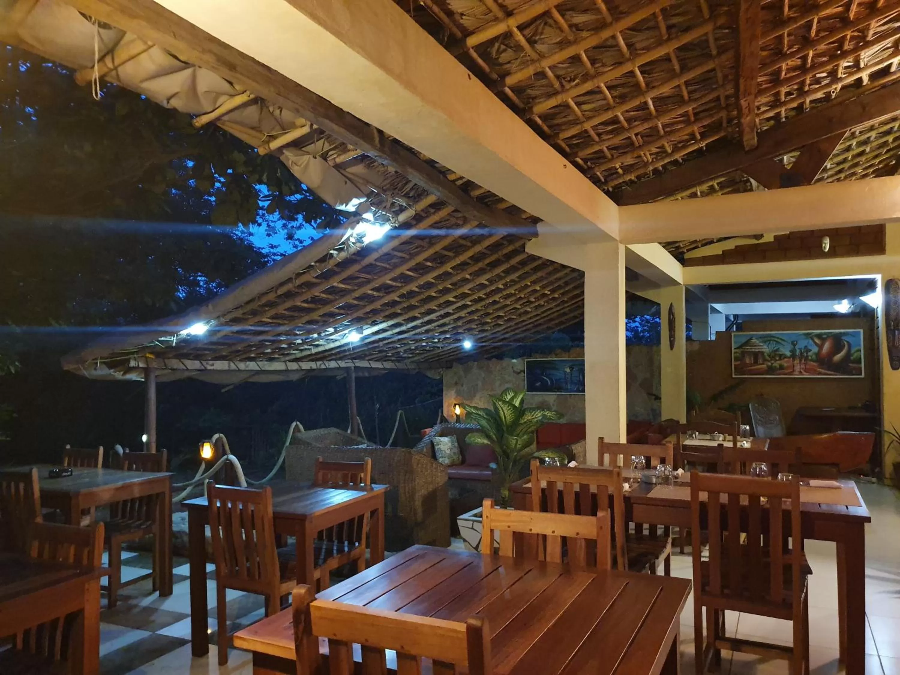 Restaurant/Places to Eat in Hotel Lakana Ramena