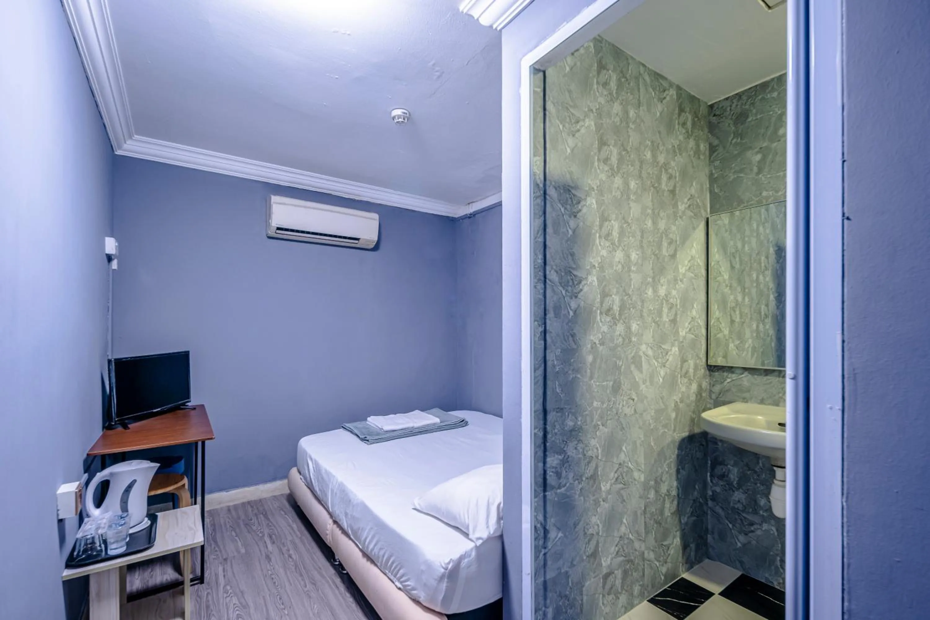 Bedroom, Bed in K Hotel 8