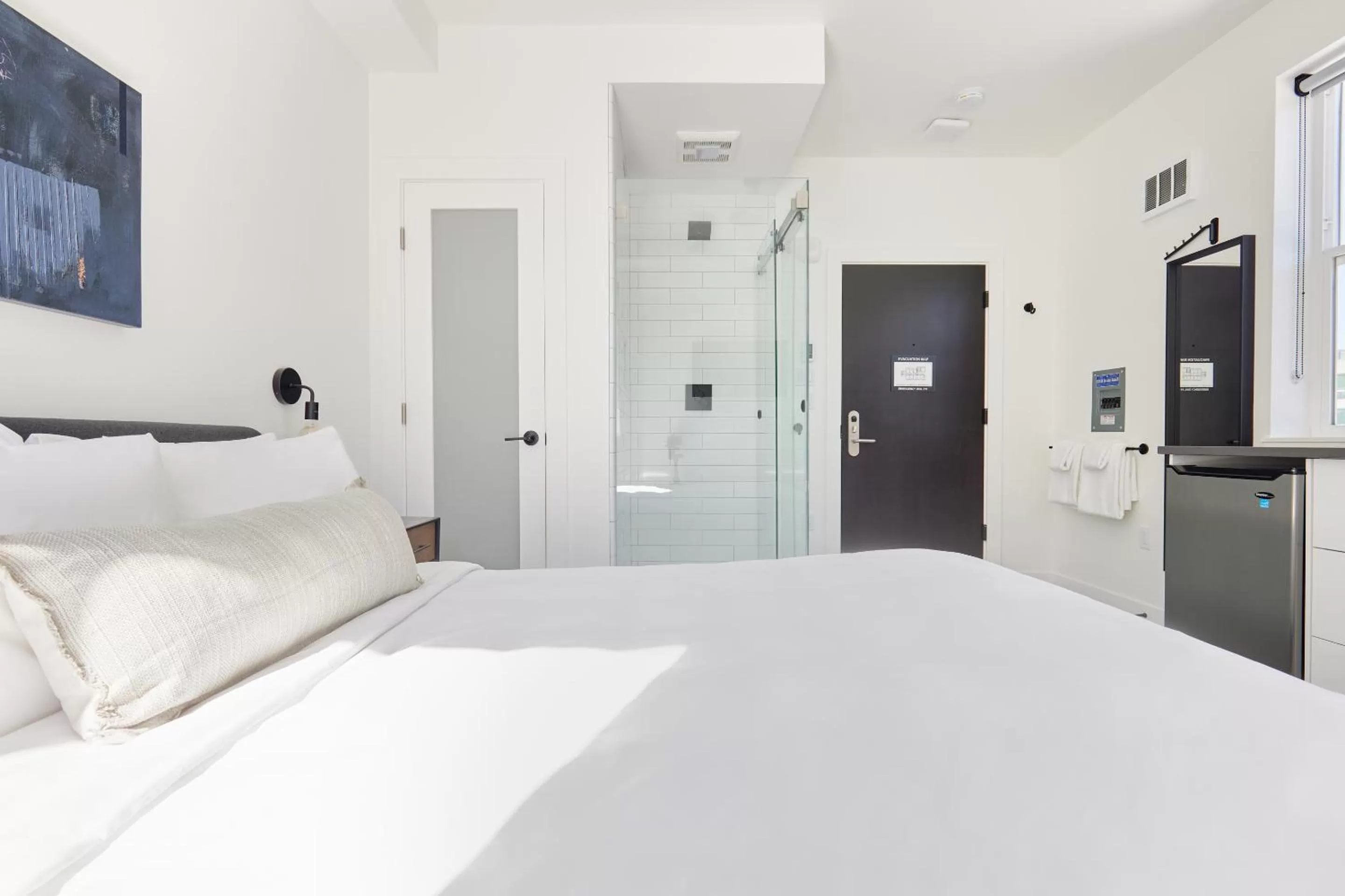 Deluxe Queen Room in Sonder The Boylston