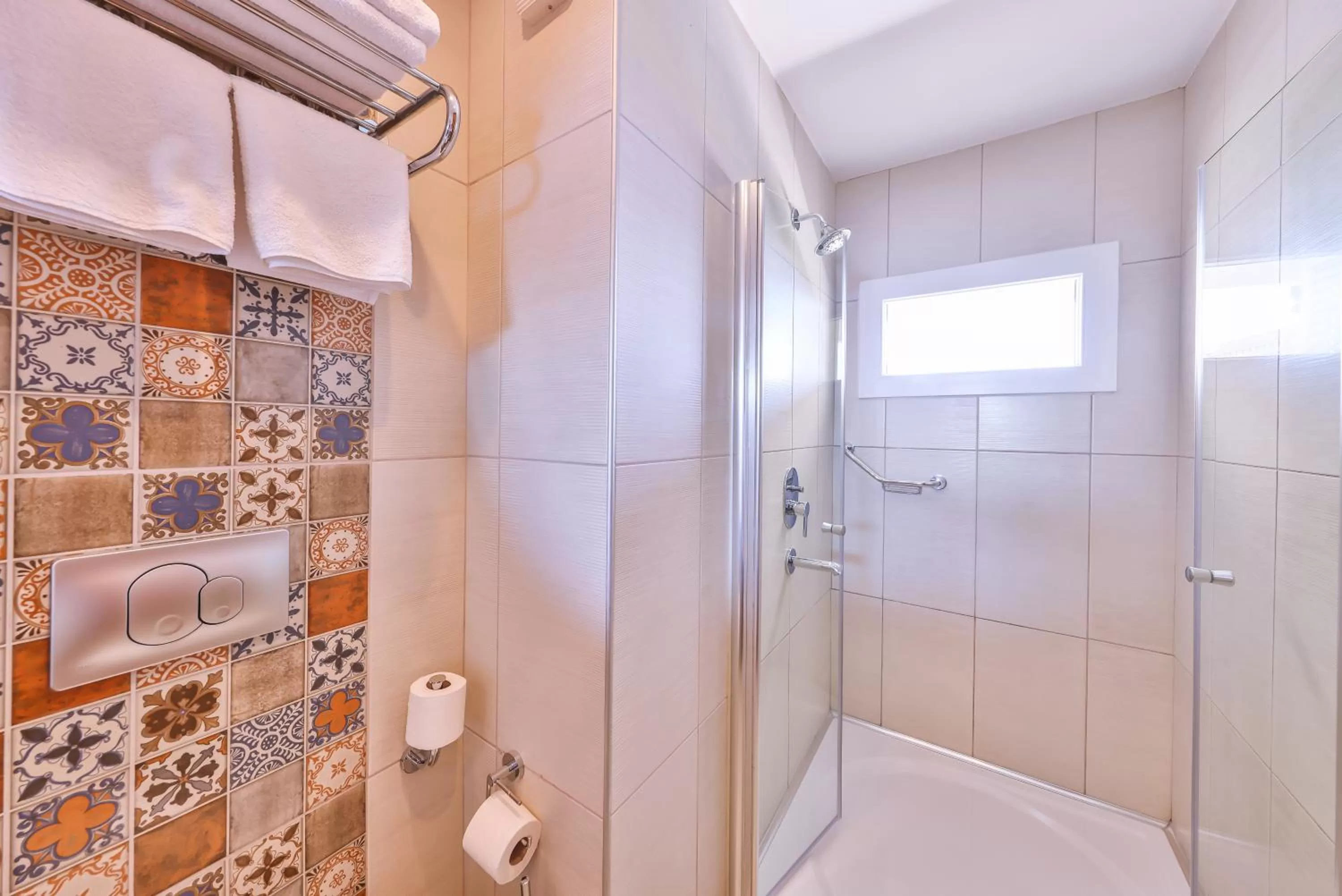 Shower in Olea Nova Hotel