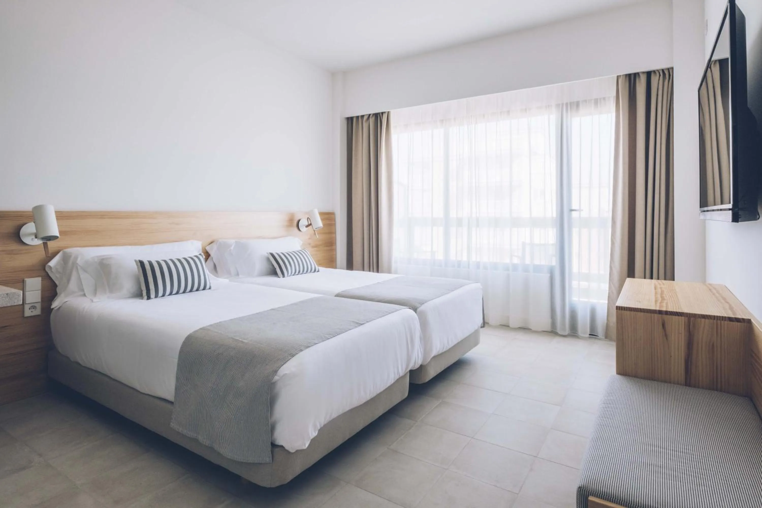 Bedroom, Bed in AYA Seahotel - Adults Only