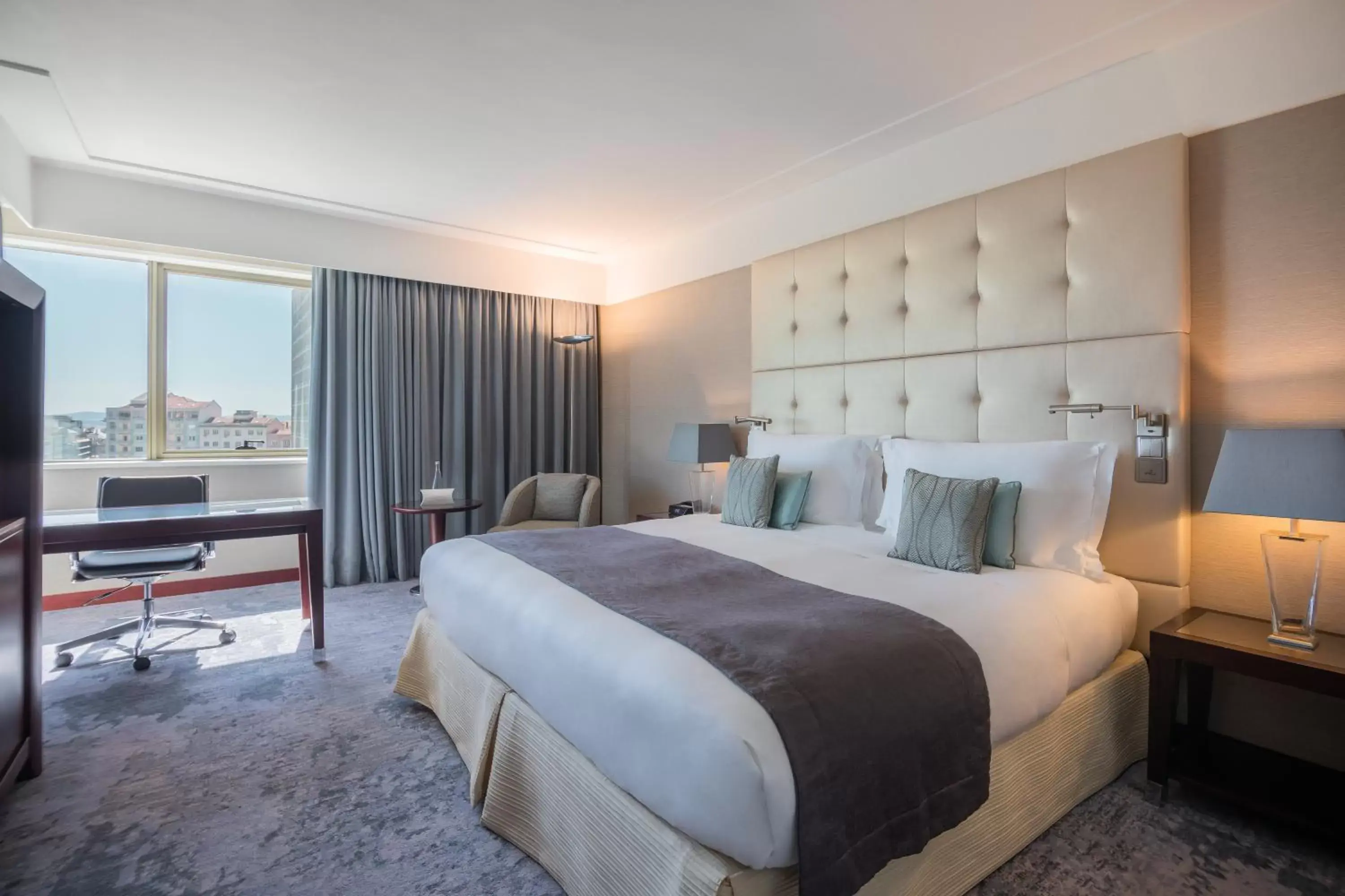 Classic Queen Room in InterContinental Lisbon by IHG Classic Queen Room in InterContinental Lisbon by IHG