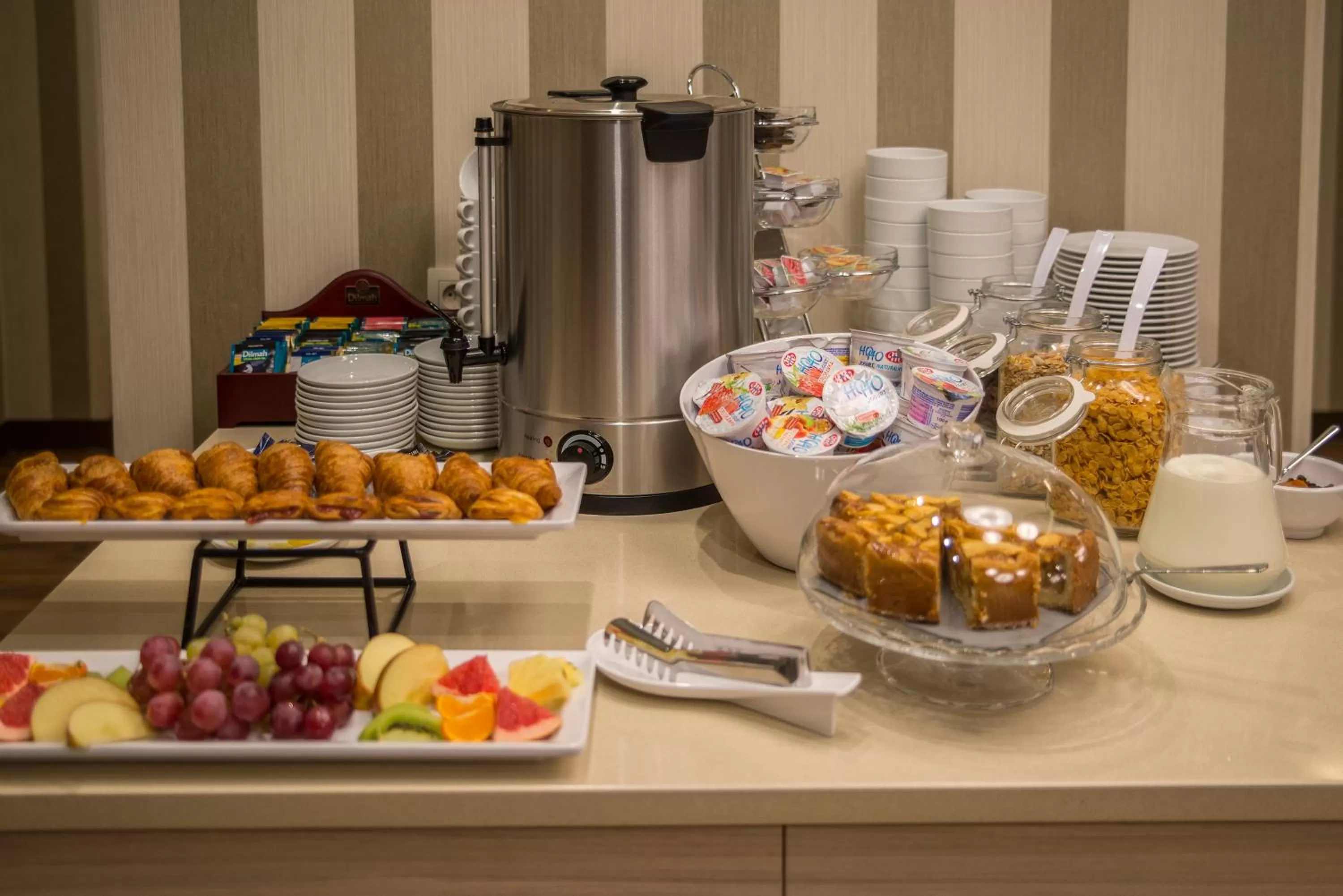 Buffet breakfast in Citi Hotel's Wrocław