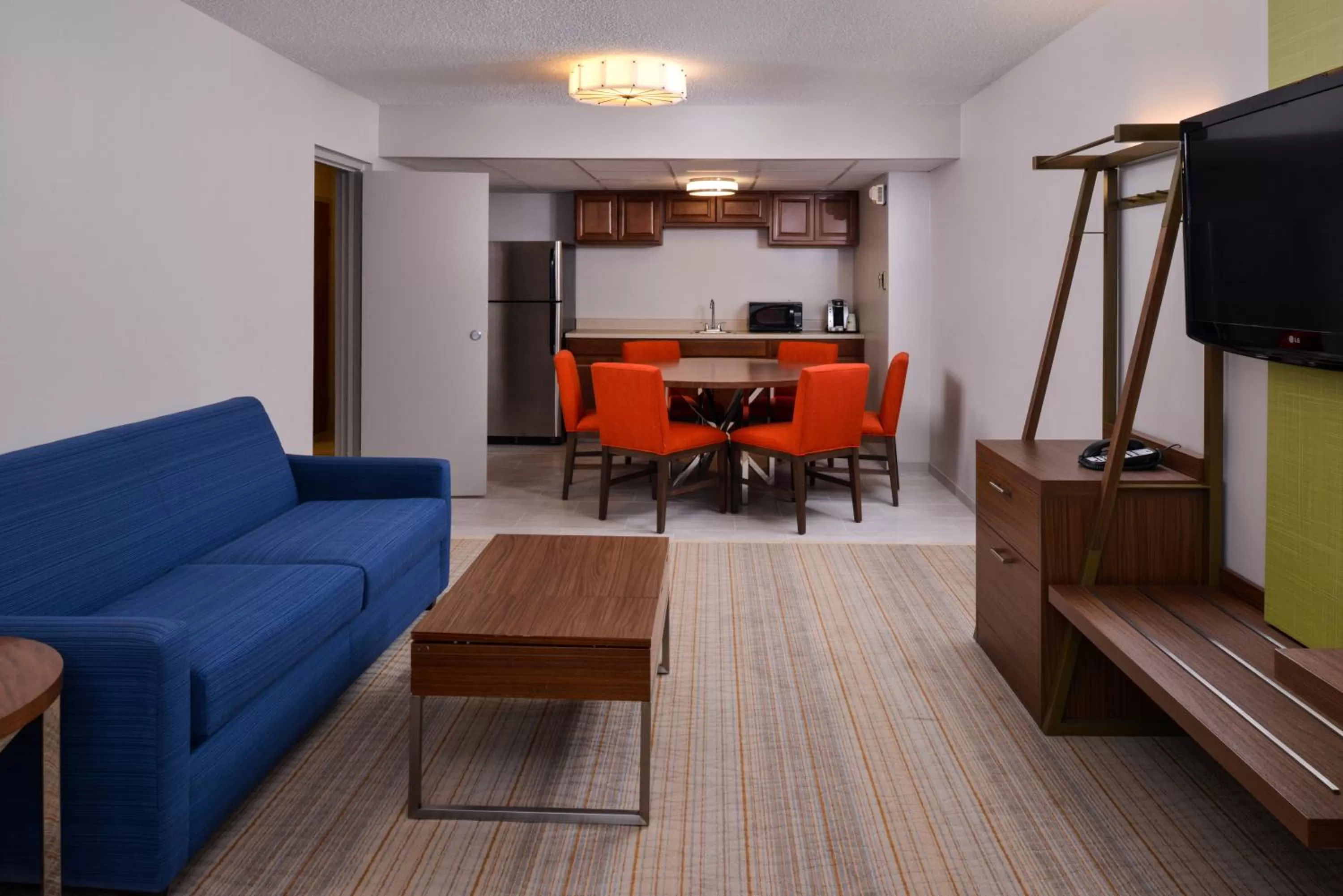 Photo of the whole room in Holiday Inn Express & Suites Springfield by IHG