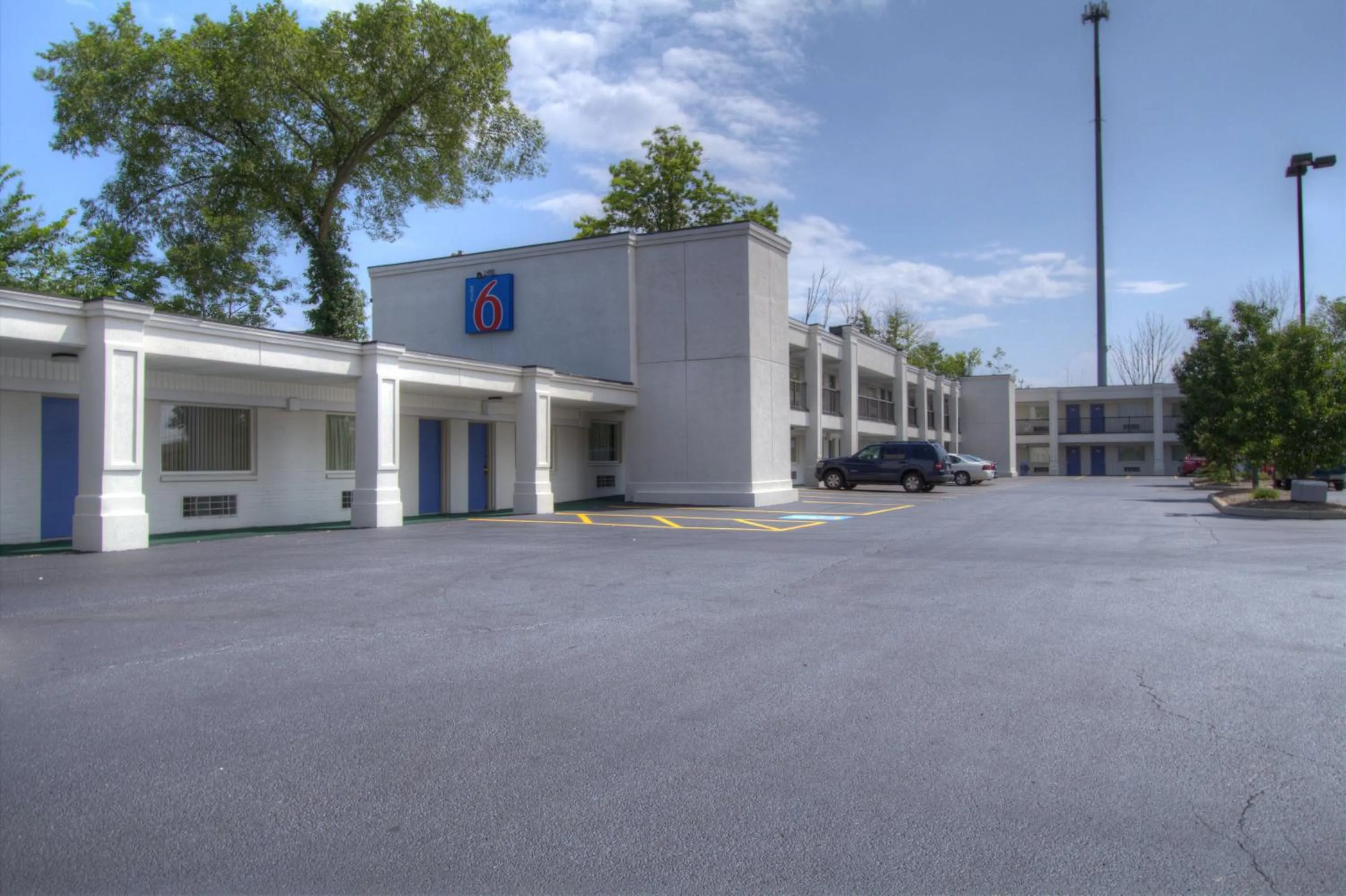Facade/entrance in Motel 6-Richfield, OH