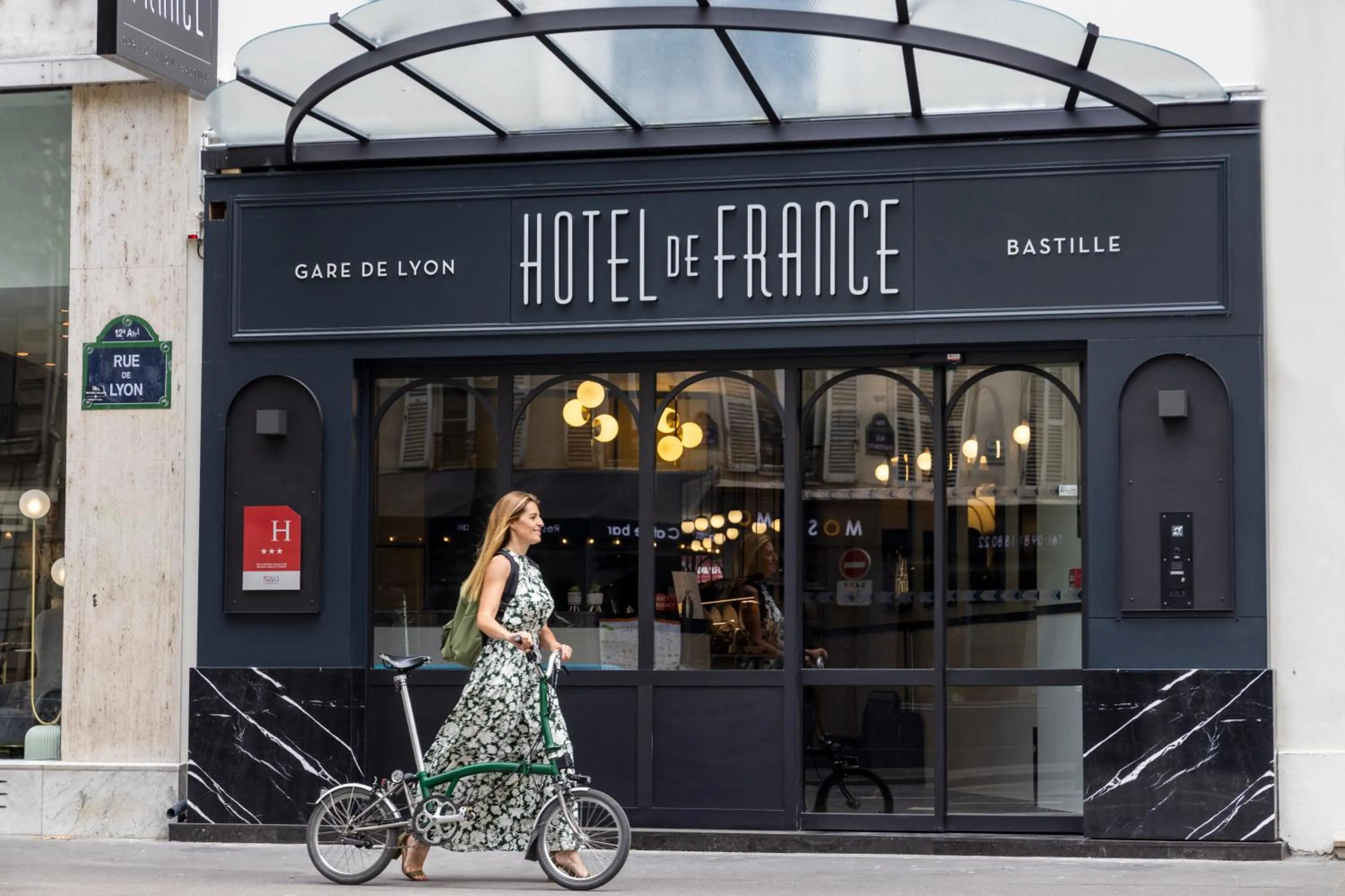 Property building in Hôtel de France Gare de Lyon Bastille