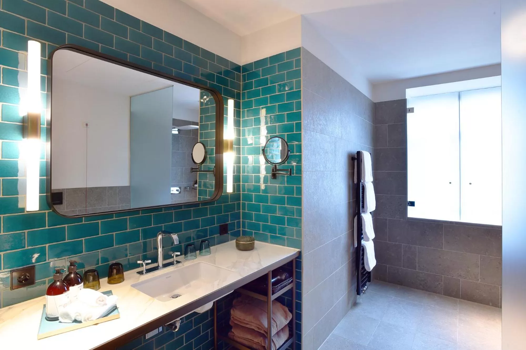 Bathroom in Das James