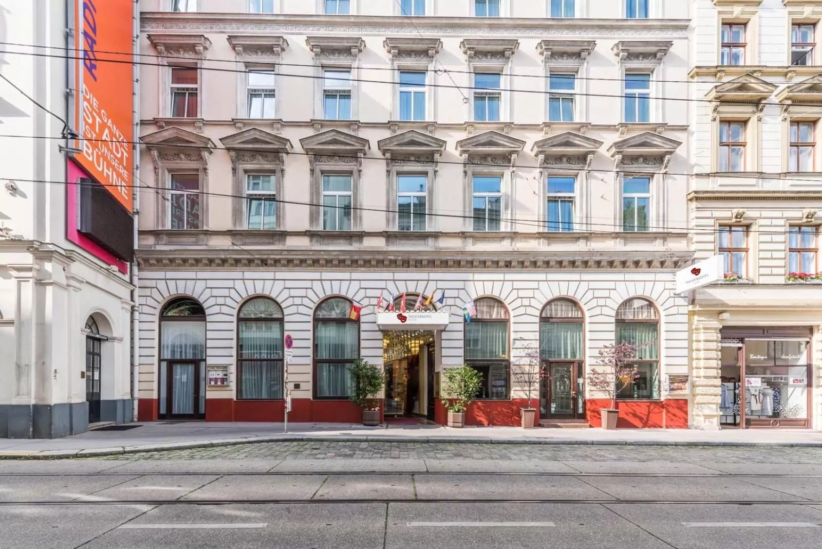Facade/entrance in Theaterhotel & Suites Wien