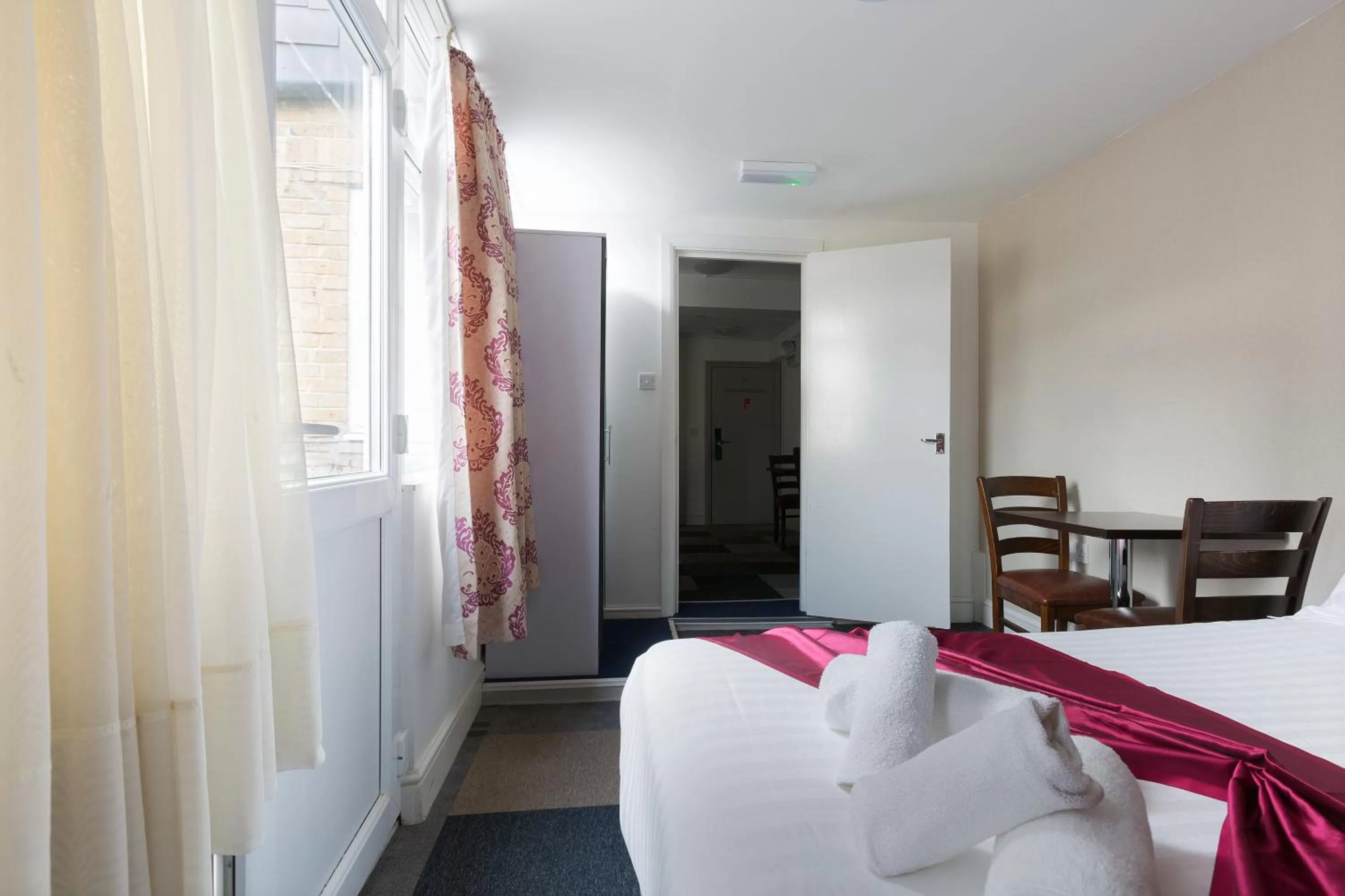 View (from property/room), Bed in Central Hoxton Shoreditch