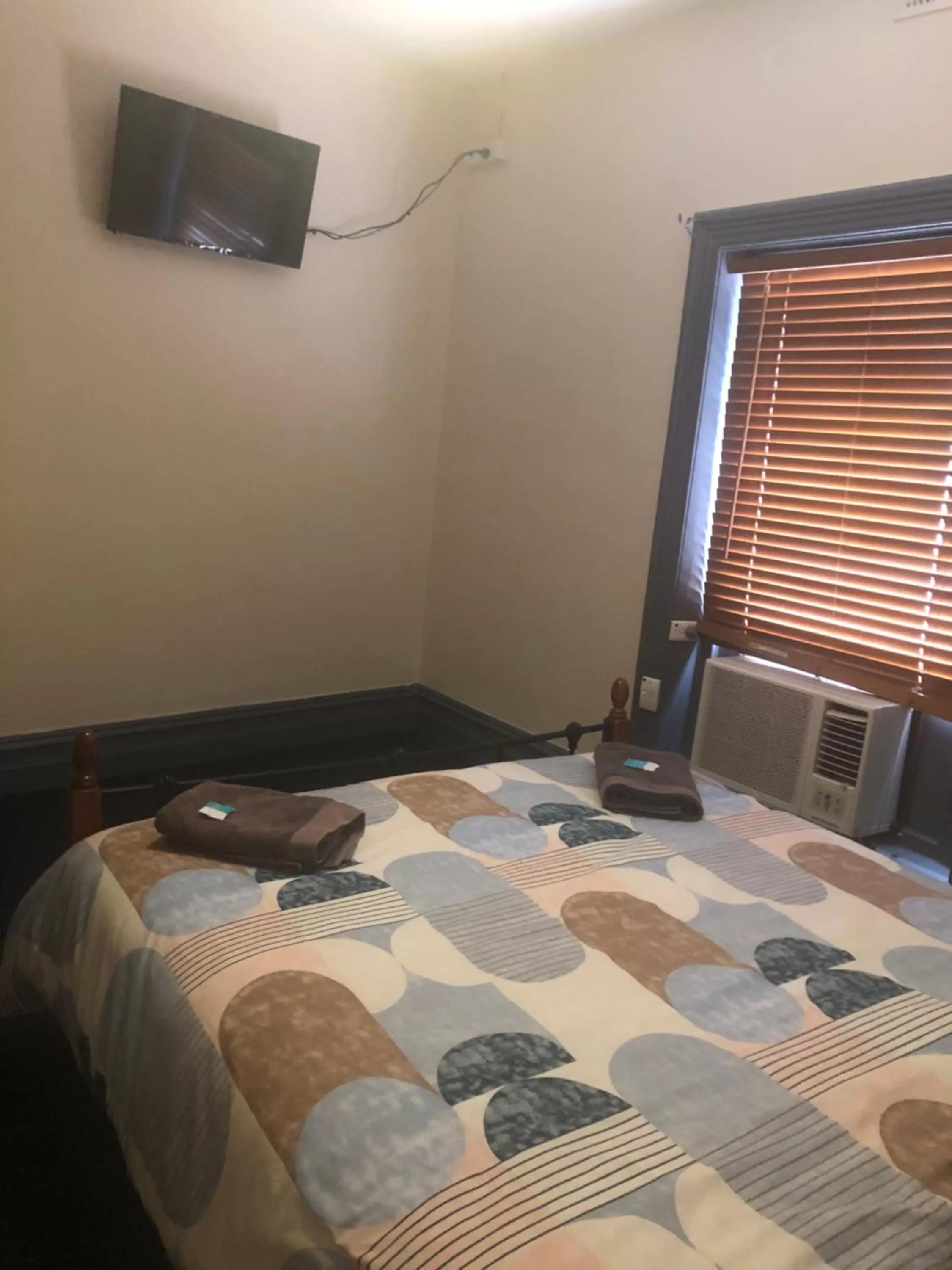 Bed in Cornucopia hotel