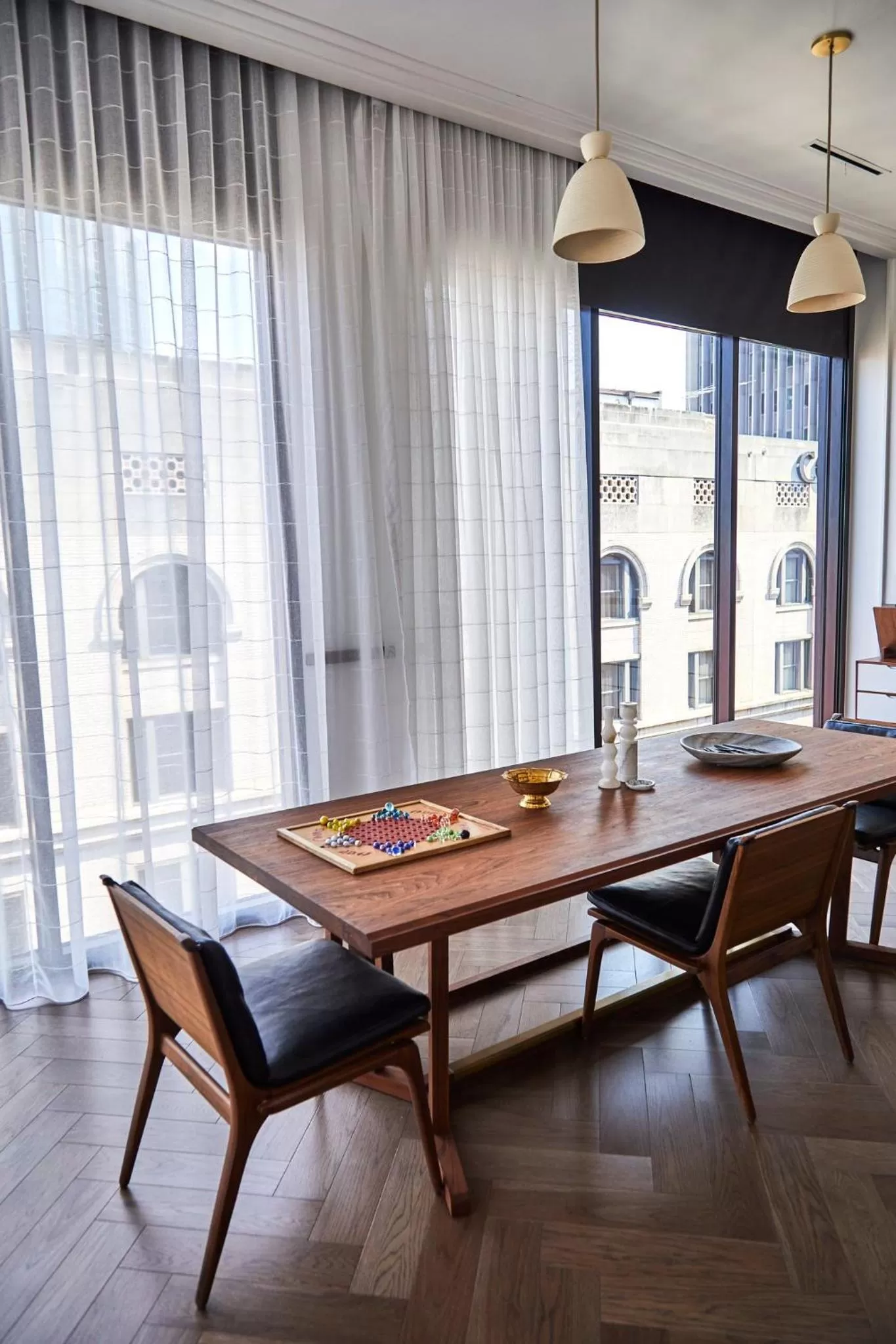 Photo of the whole room in Noelle