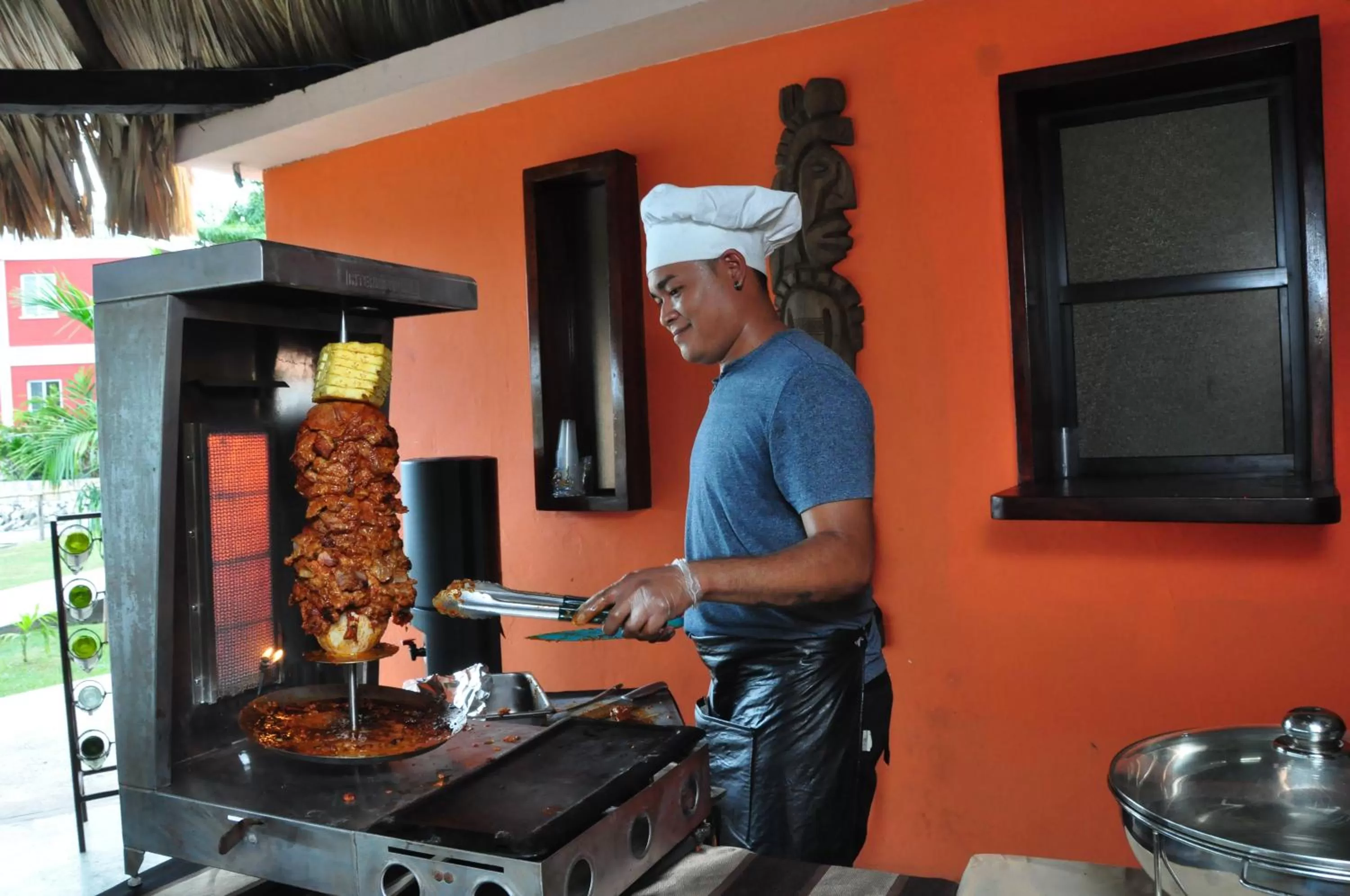 Restaurant/places to eat in Lamanai Hotel & Marina