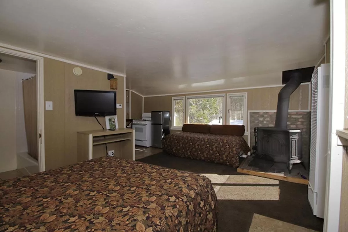 Bed in Silver Pines Lodge