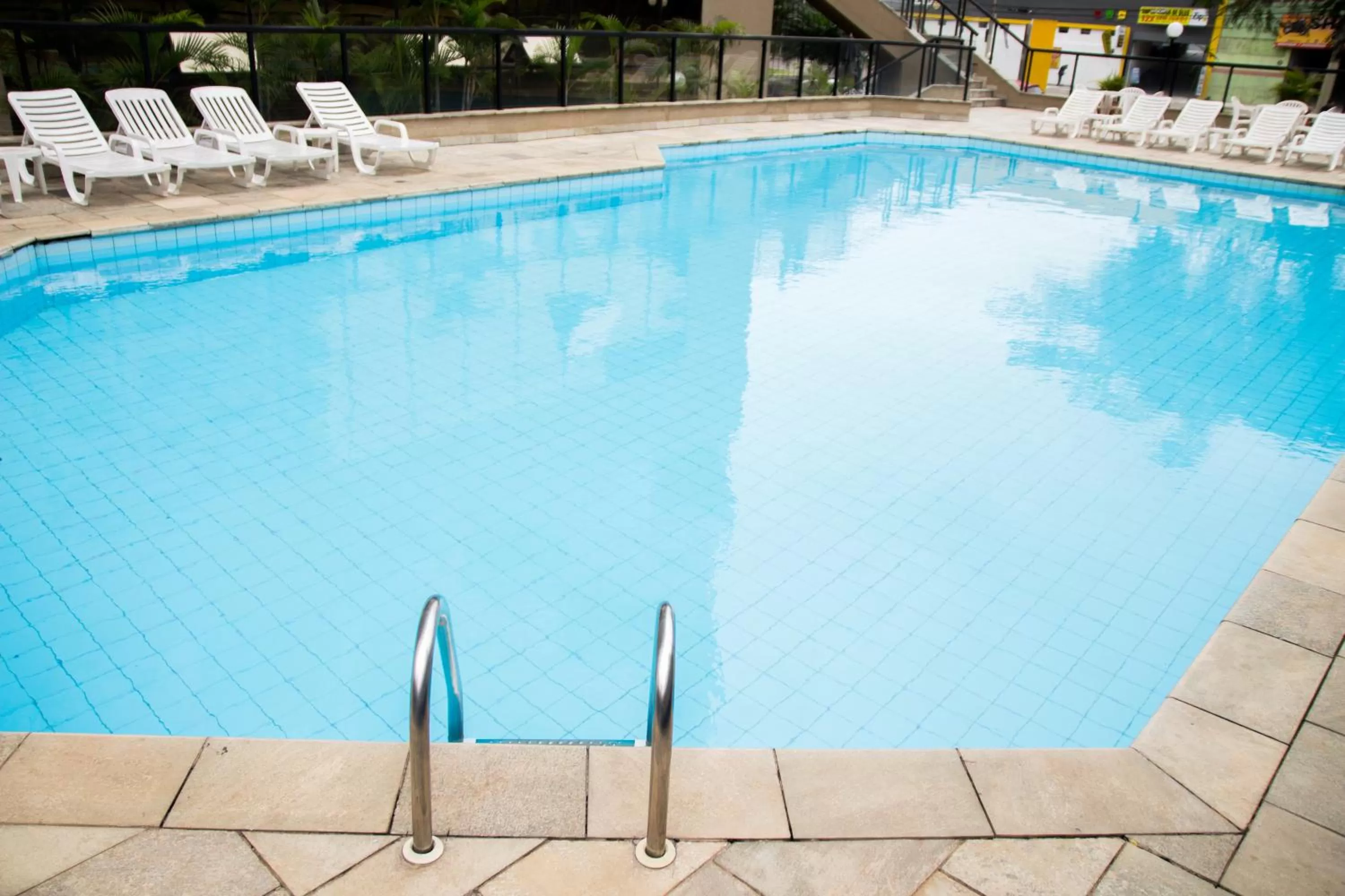 Swimming Pool in Summit Flat Service