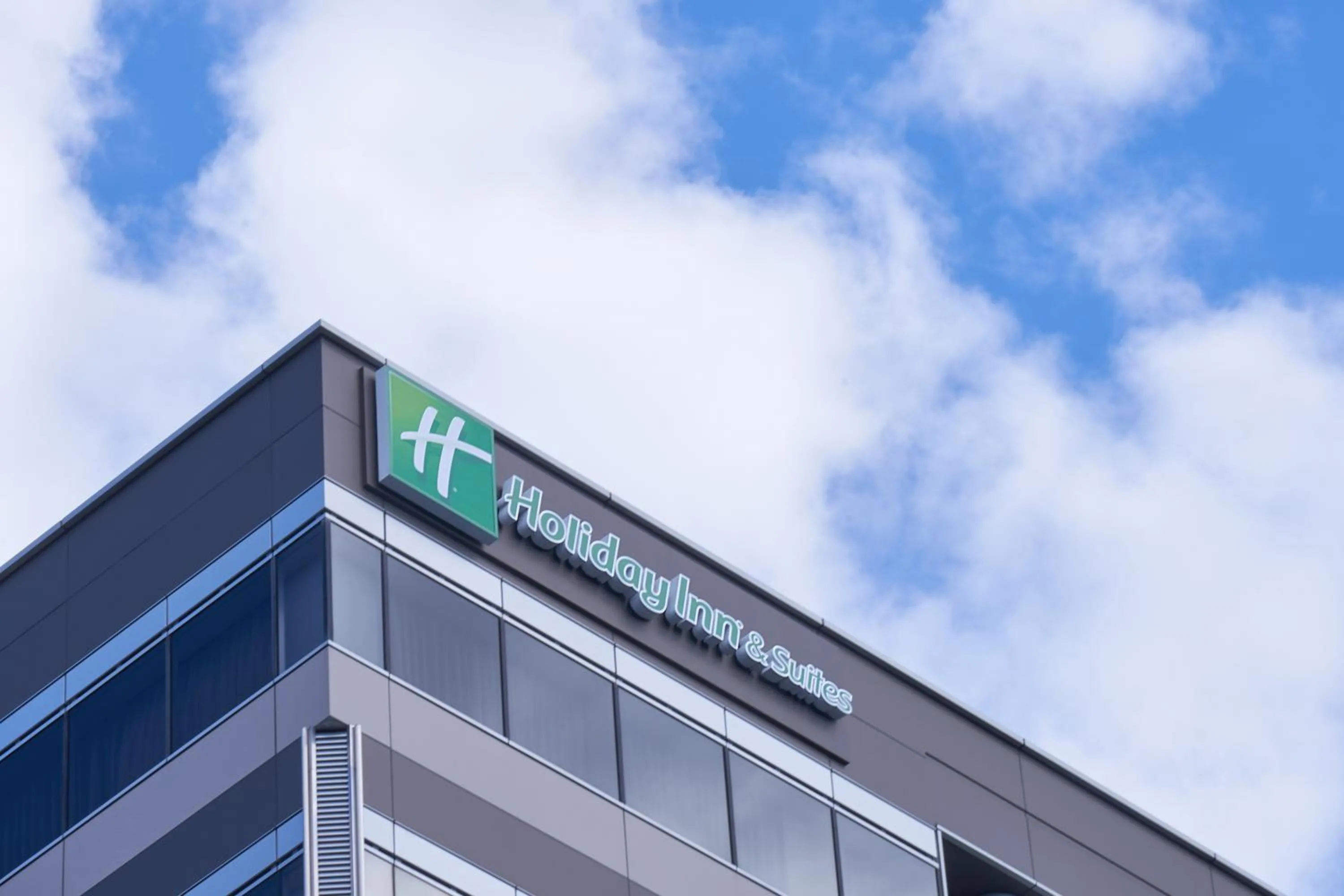 Property building in Holiday Inn & Suites Shin Osaka by IHG