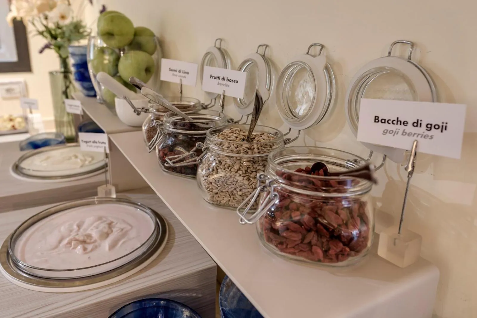 Buffet breakfast in Hotel & Restaurant Casolare Le Terre Rosse