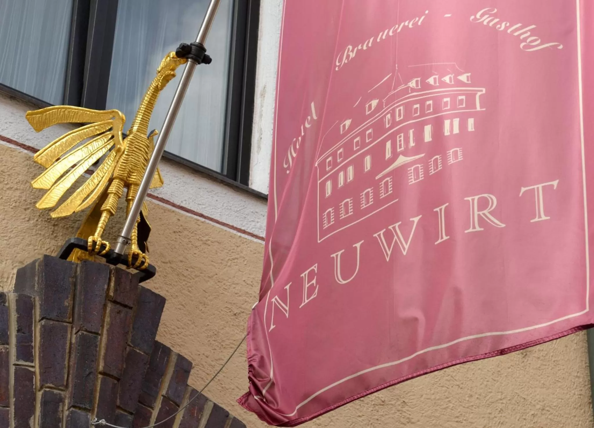 Facade/entrance in Hotel & Brauerei-Gasthof Neuwirt