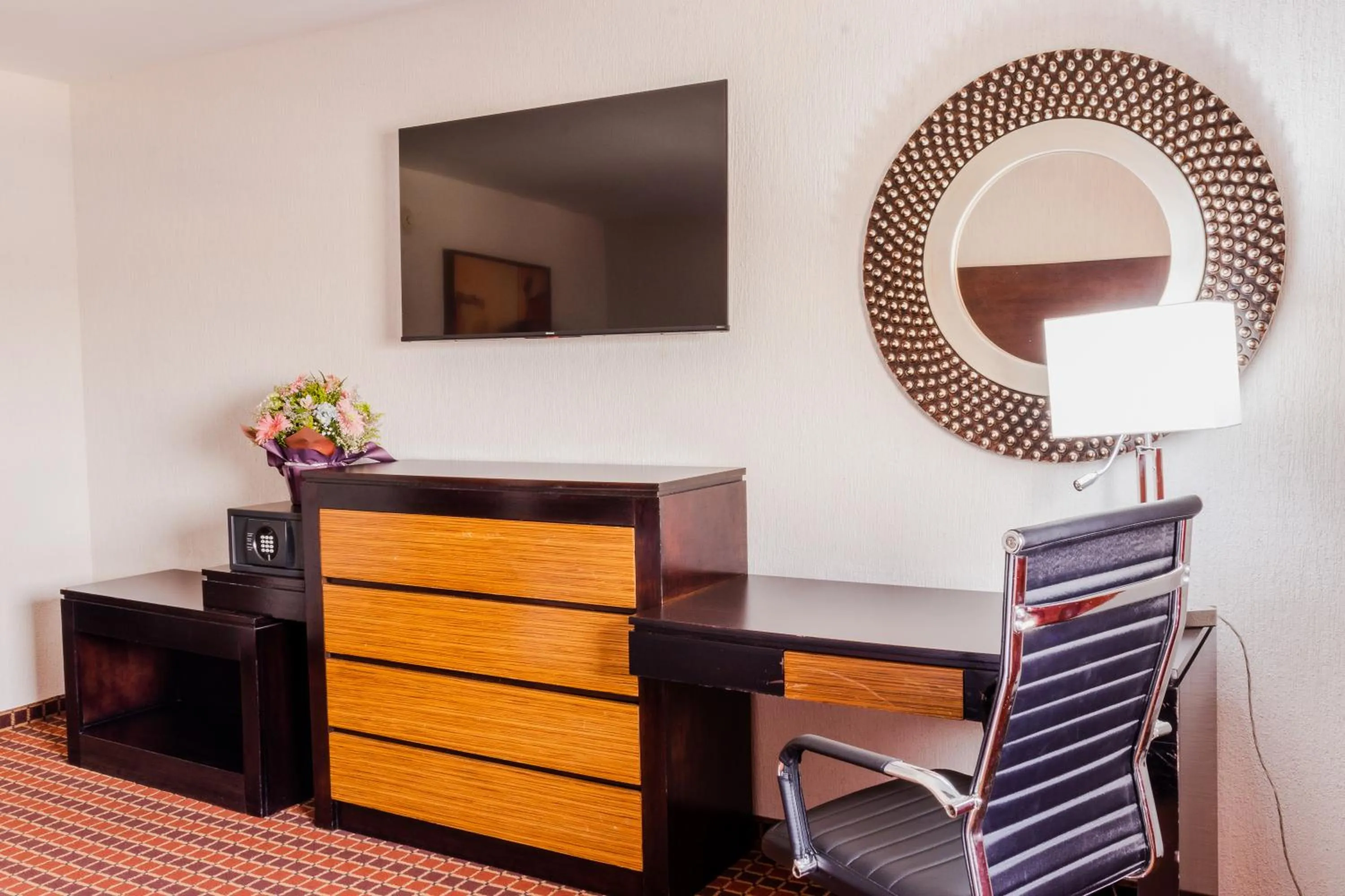 TV and multimedia in Paris FC Hotel