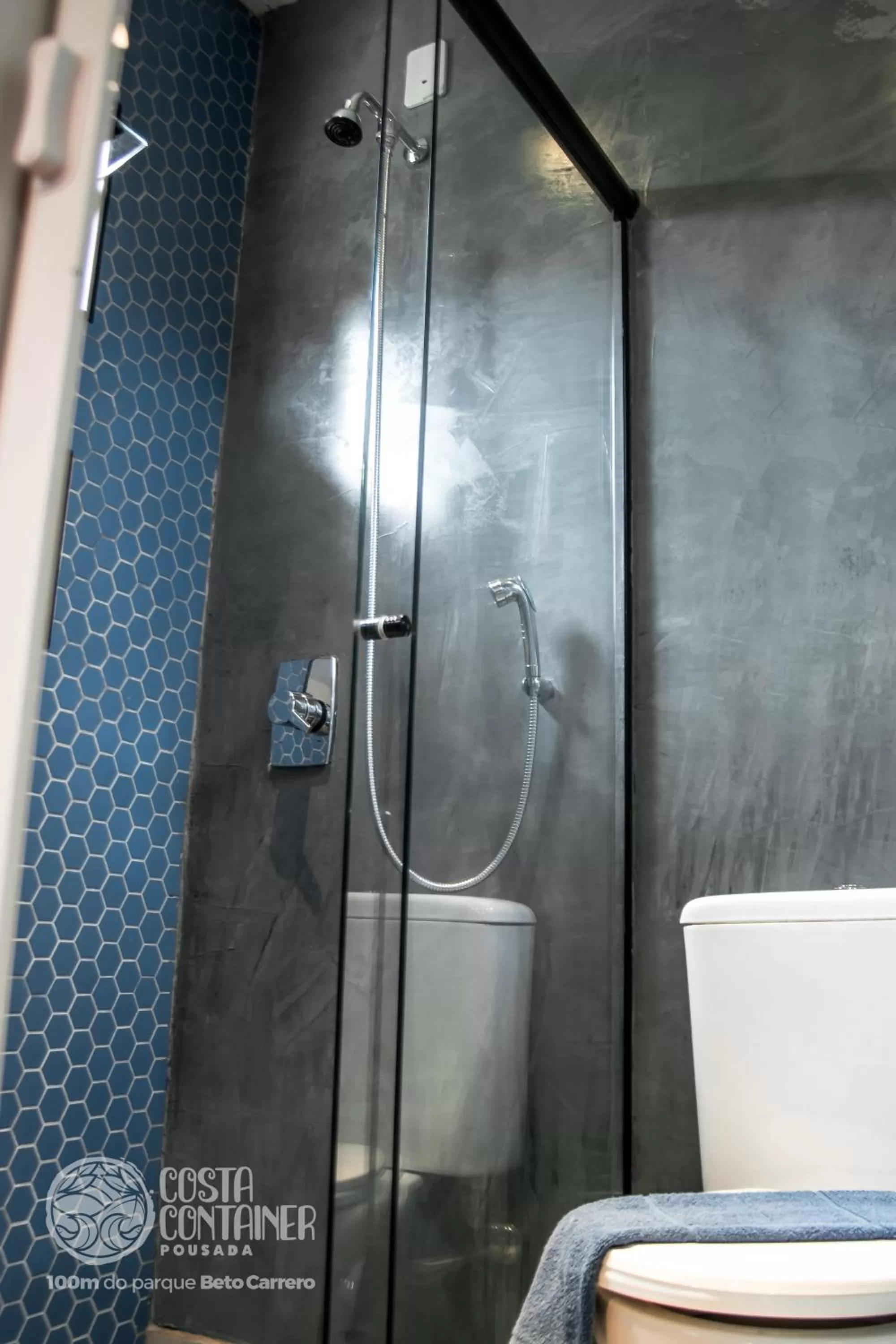 Bathroom in Pousada Costa Container