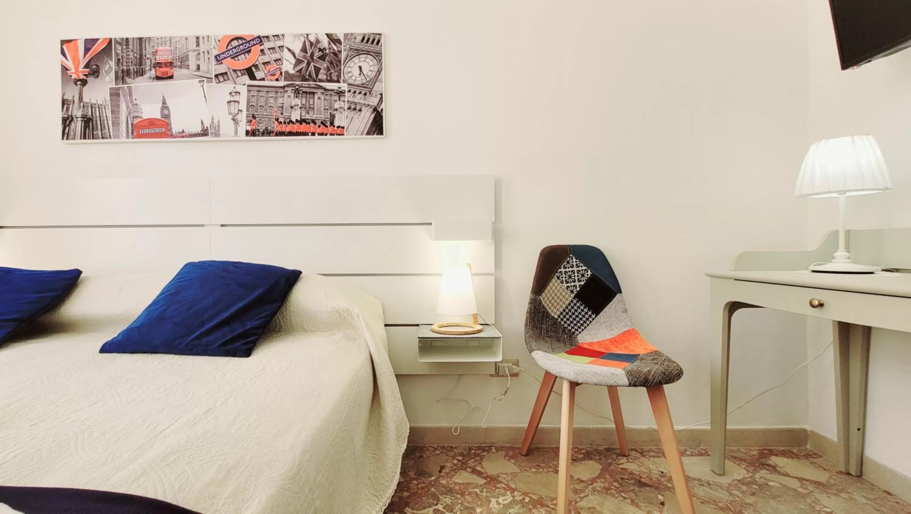 Bed in Zanzi 's Charming Rooms