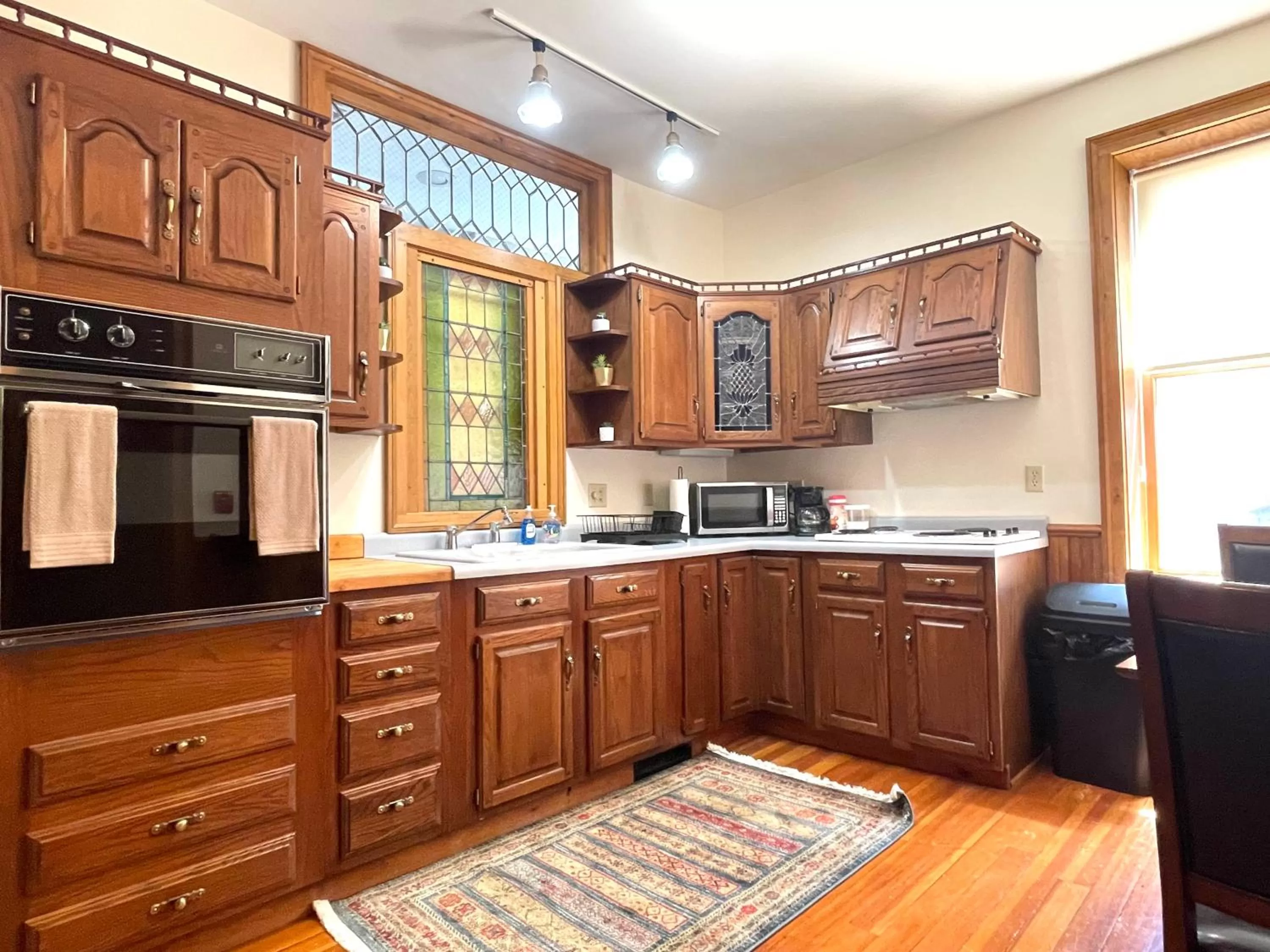 Kitchen or kitchenette, Kitchen/Kitchenette in Riverboat Suites