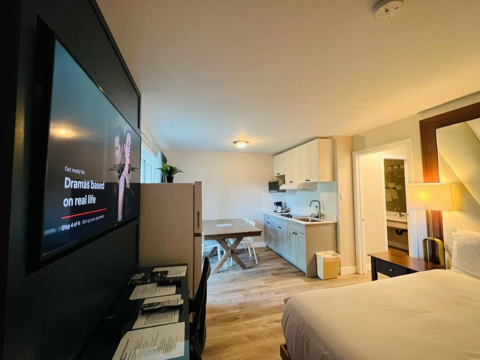 TV and multimedia, Bed in Hotel Civilia Lakeside by Civilia Golf Retreat