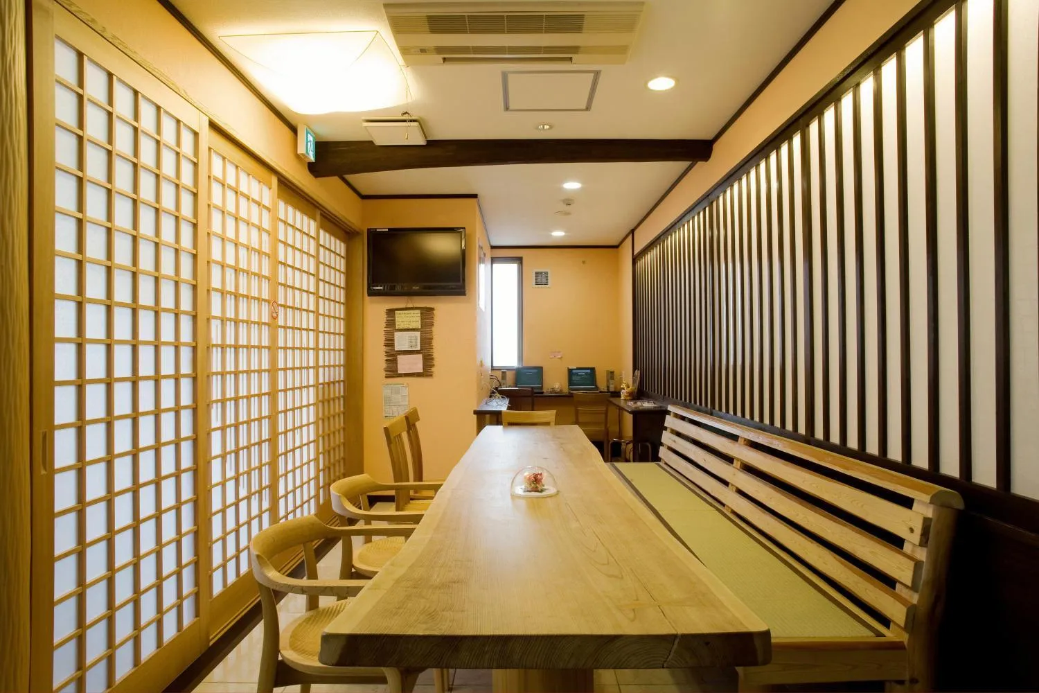 Dining area in Tabist Sparkling Dolphins Inn Kyoto