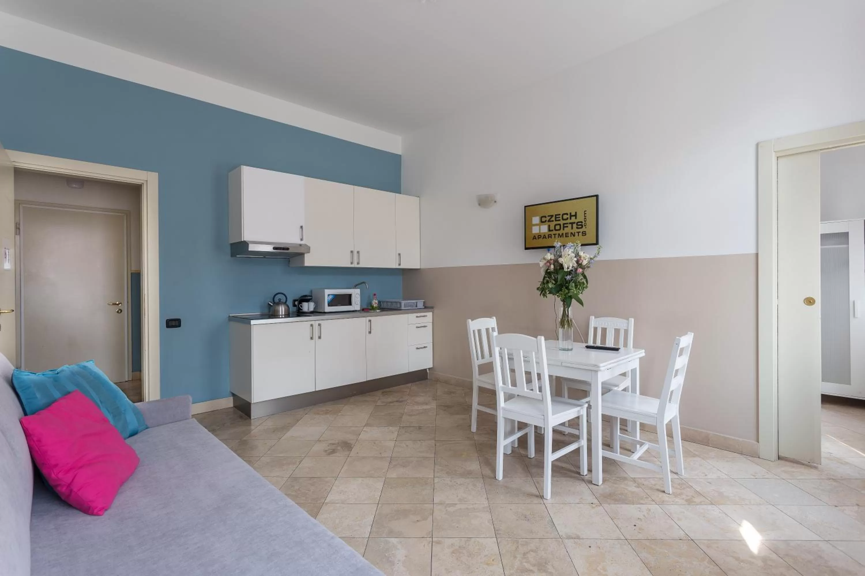 Coffee/tea facilities, Dining Area in Legerova 33 Apartments