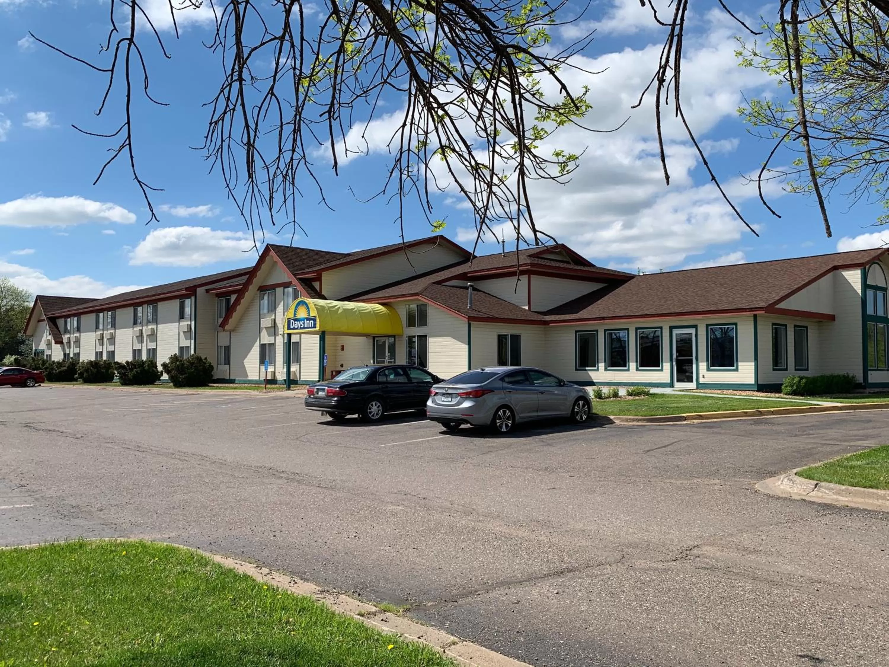 Property building in Days Inn by Wyndham Hinckley