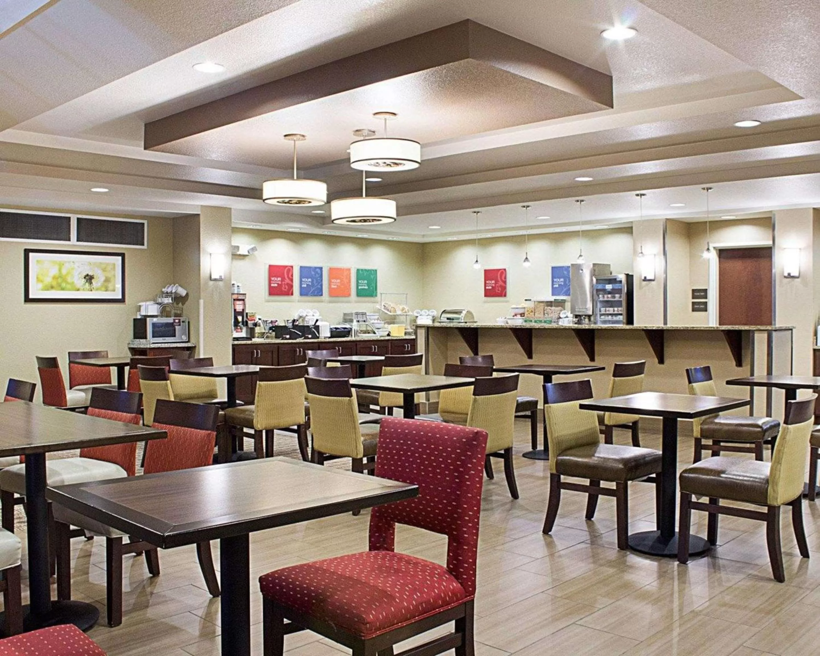 Restaurant/places to eat in Comfort Suites Minot South
