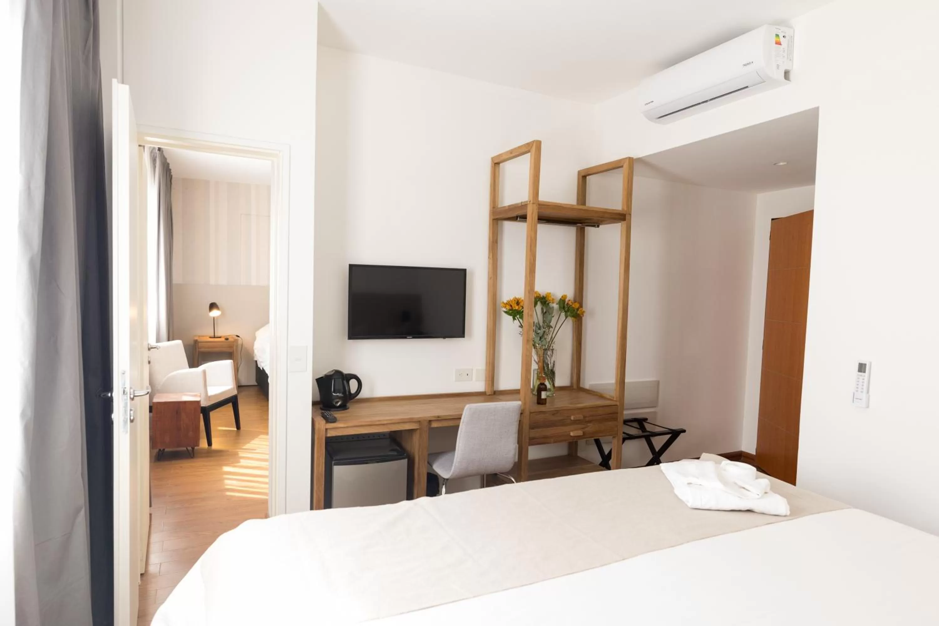 Bed in Be Hollywood!