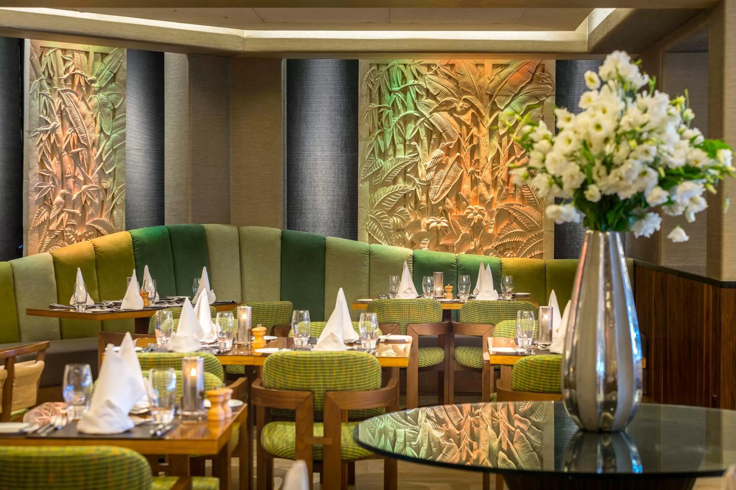 Restaurant/places to eat in Four Seasons Hotel