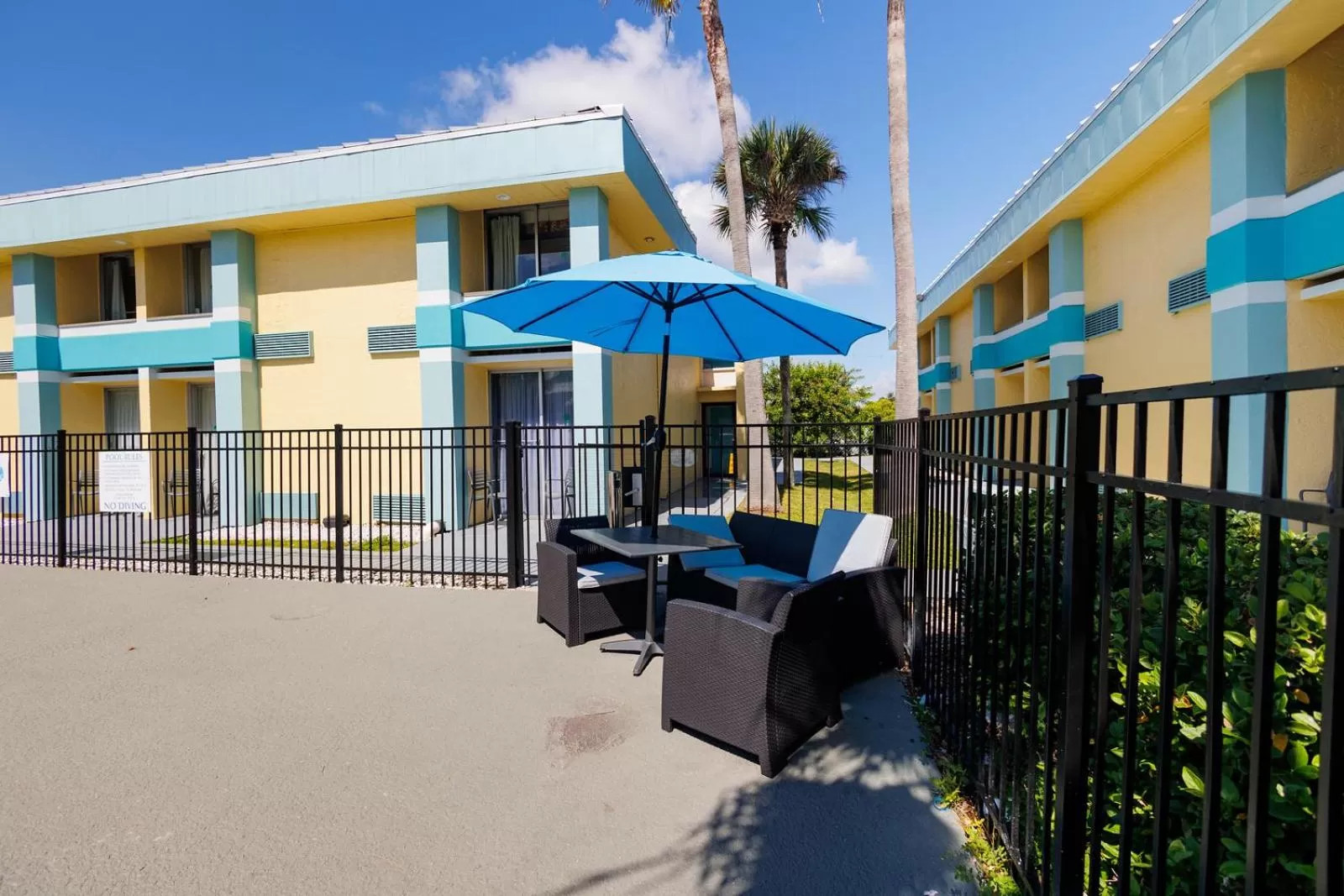 Property building in Garnet Inn & Suites, Orlando