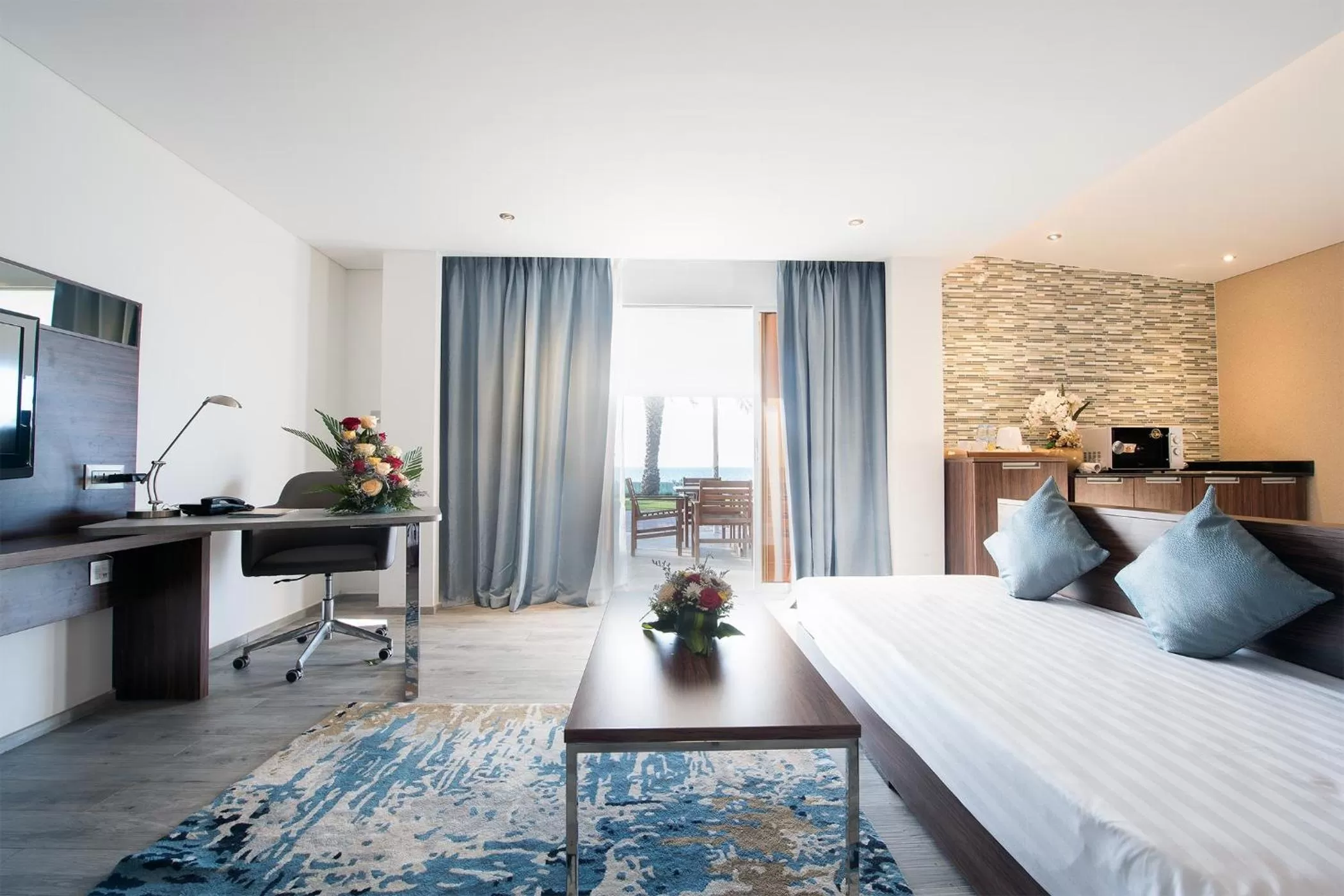 Living room, Bed in Barracuda Resort