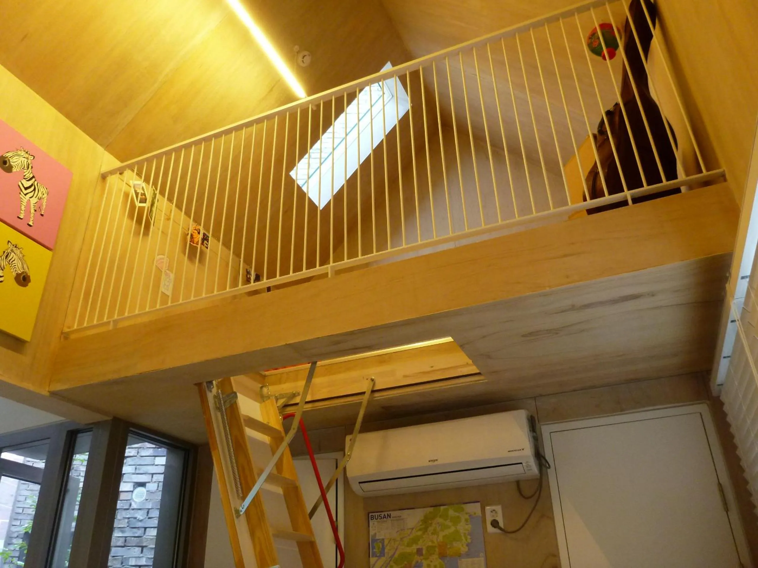 Communal lounge/ TV room in Inside Busan Hostel