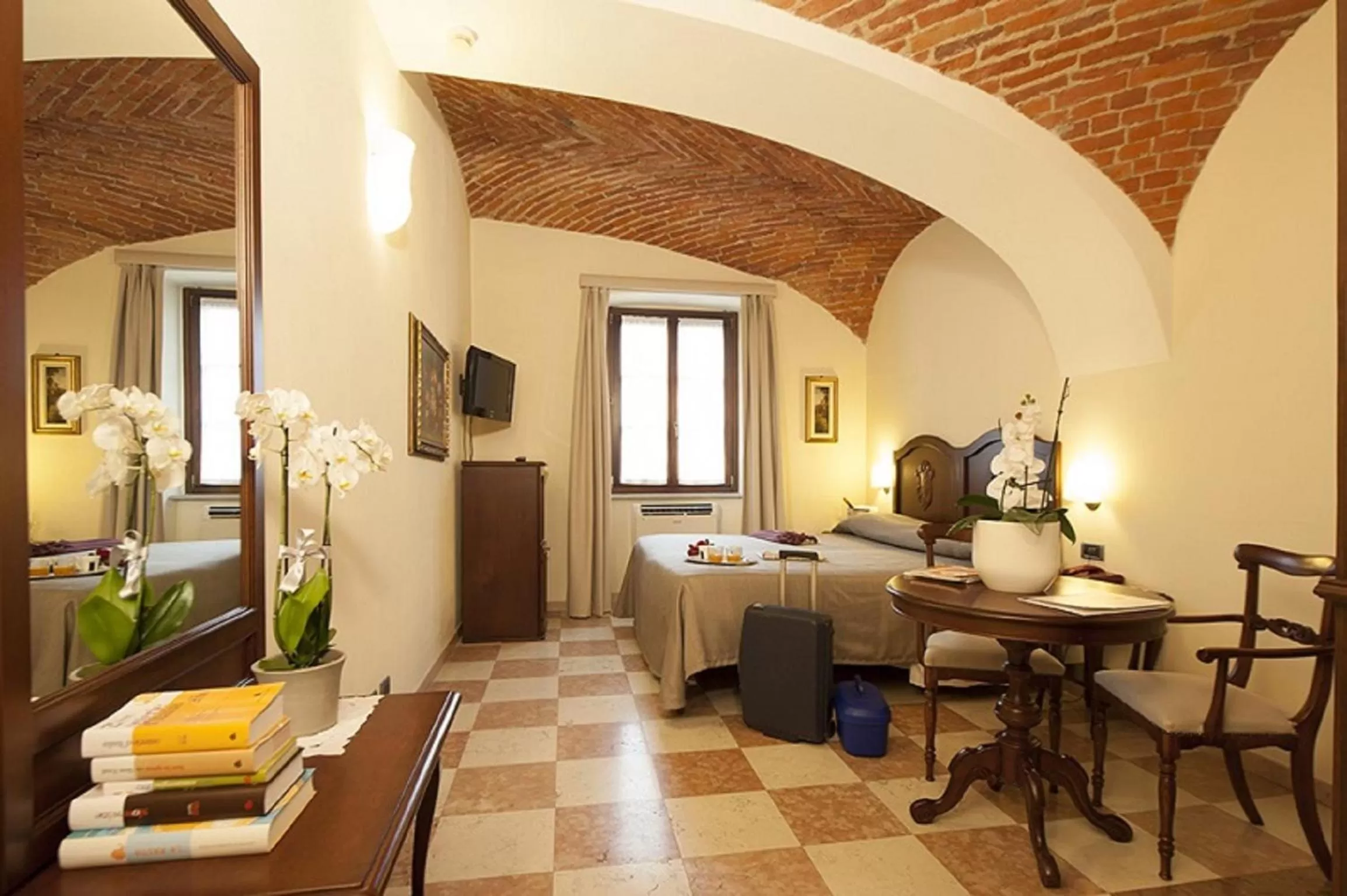 TV and multimedia in Albergo La Corte Albertina