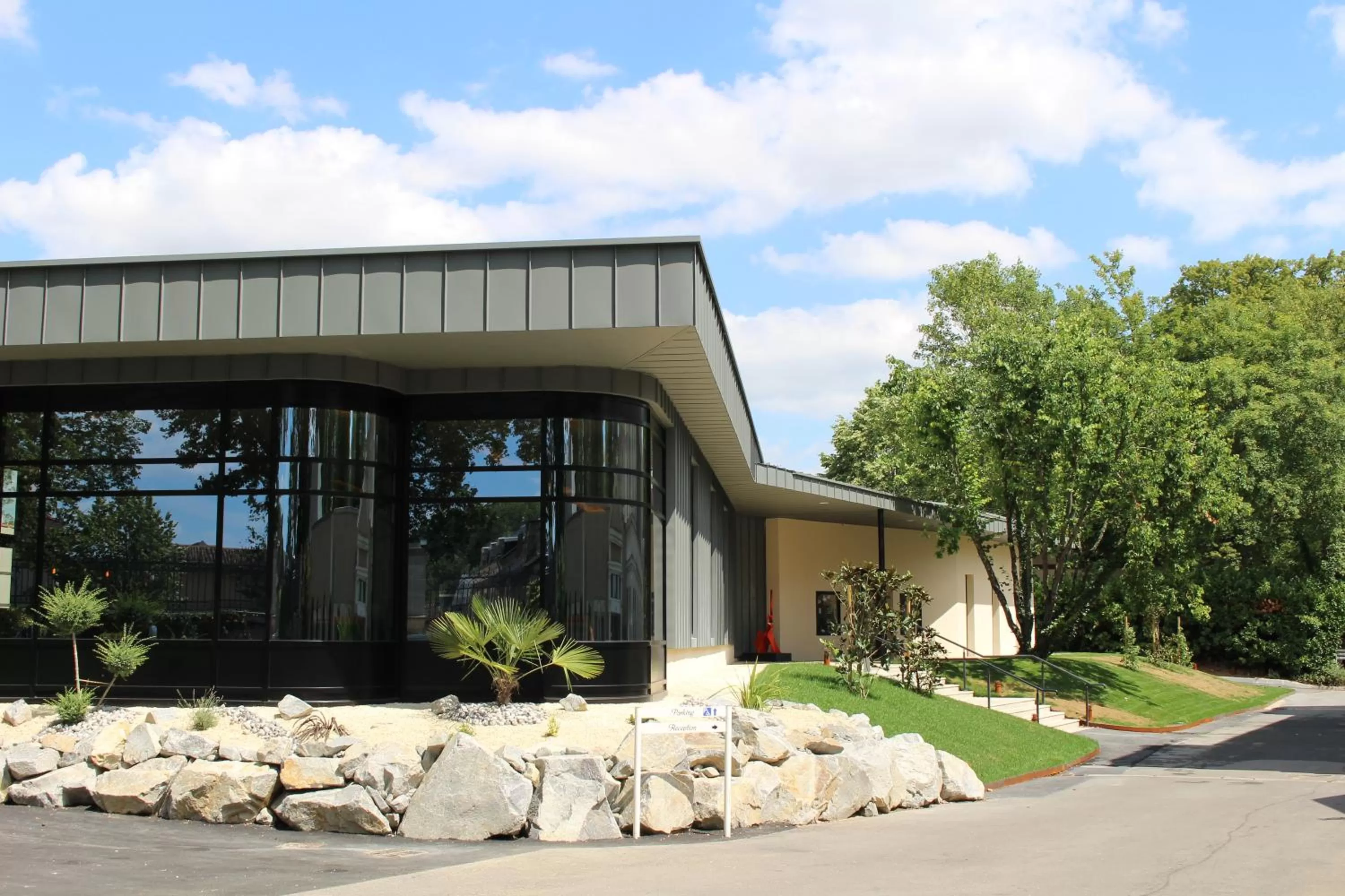 Spa and wellness centre/facilities in Chateau du Clos de la Ribaudiere - Teritoria