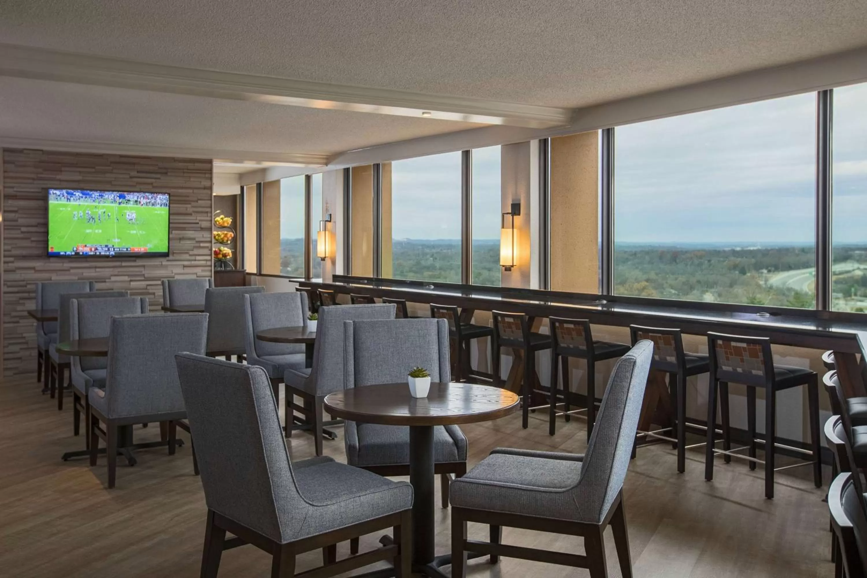 Lounge or bar in Sonesta Nashville Airport