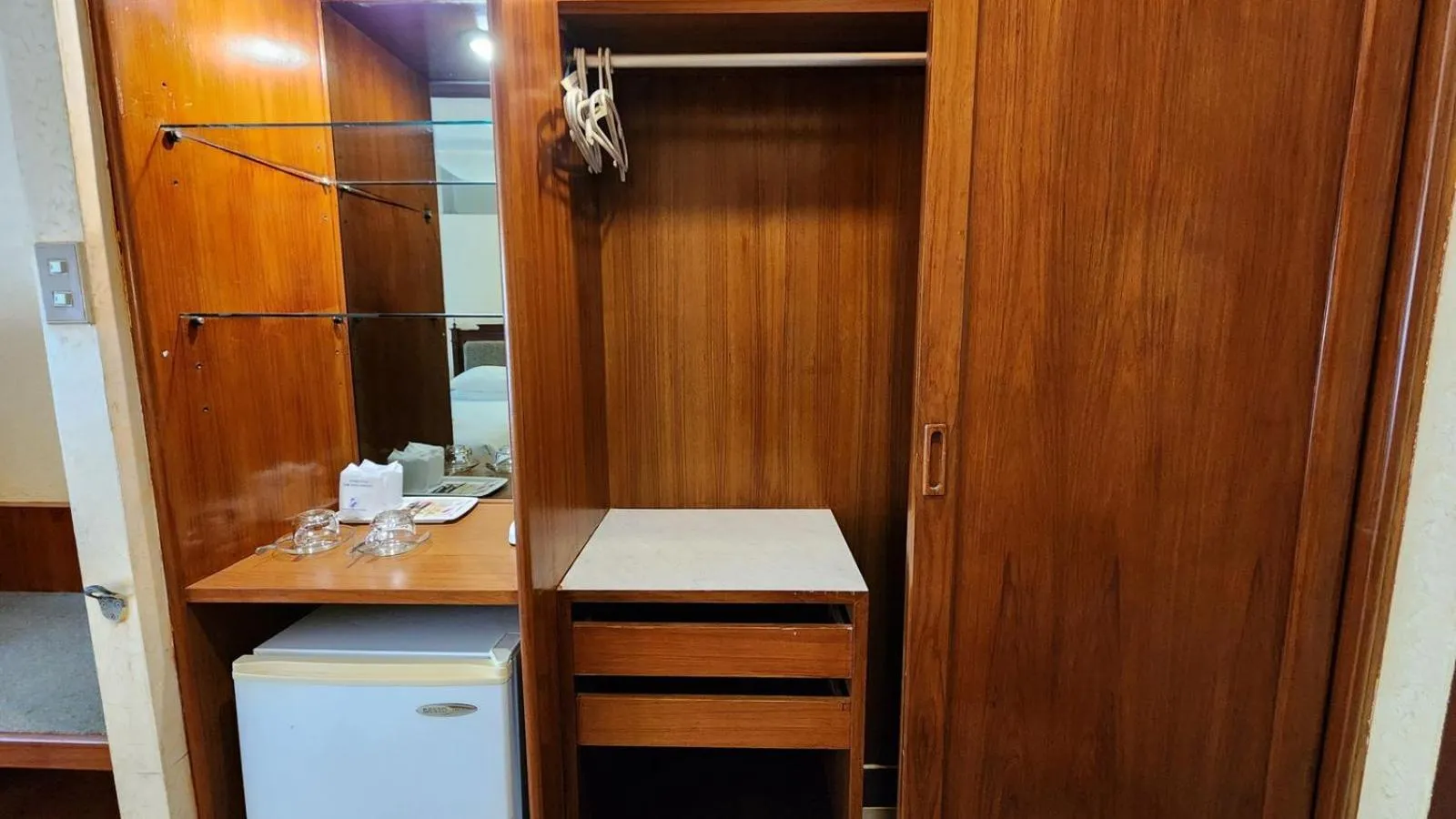 wardrobe in Pattaya Garden Resort