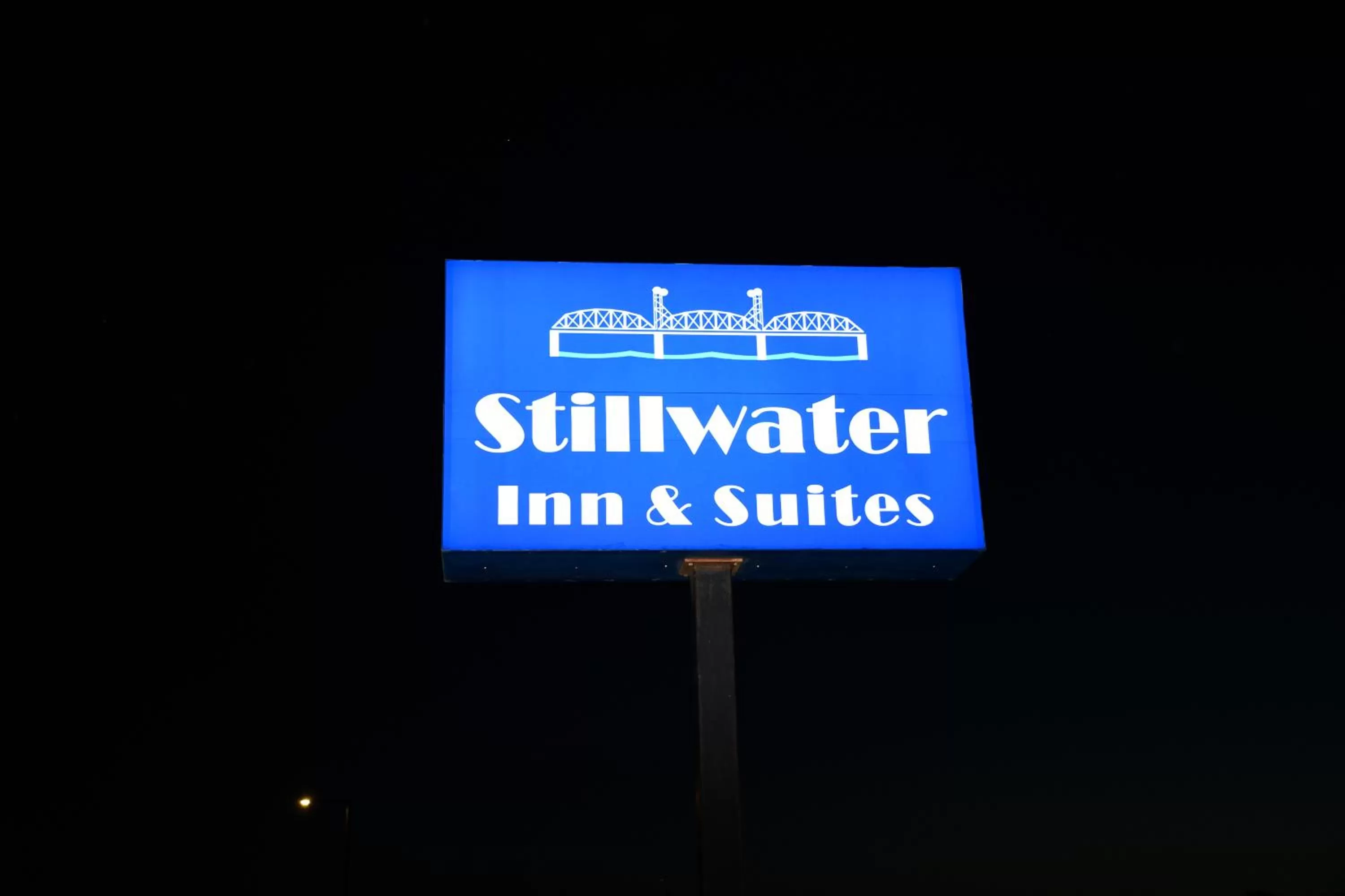 Stillwater Inn & Suites