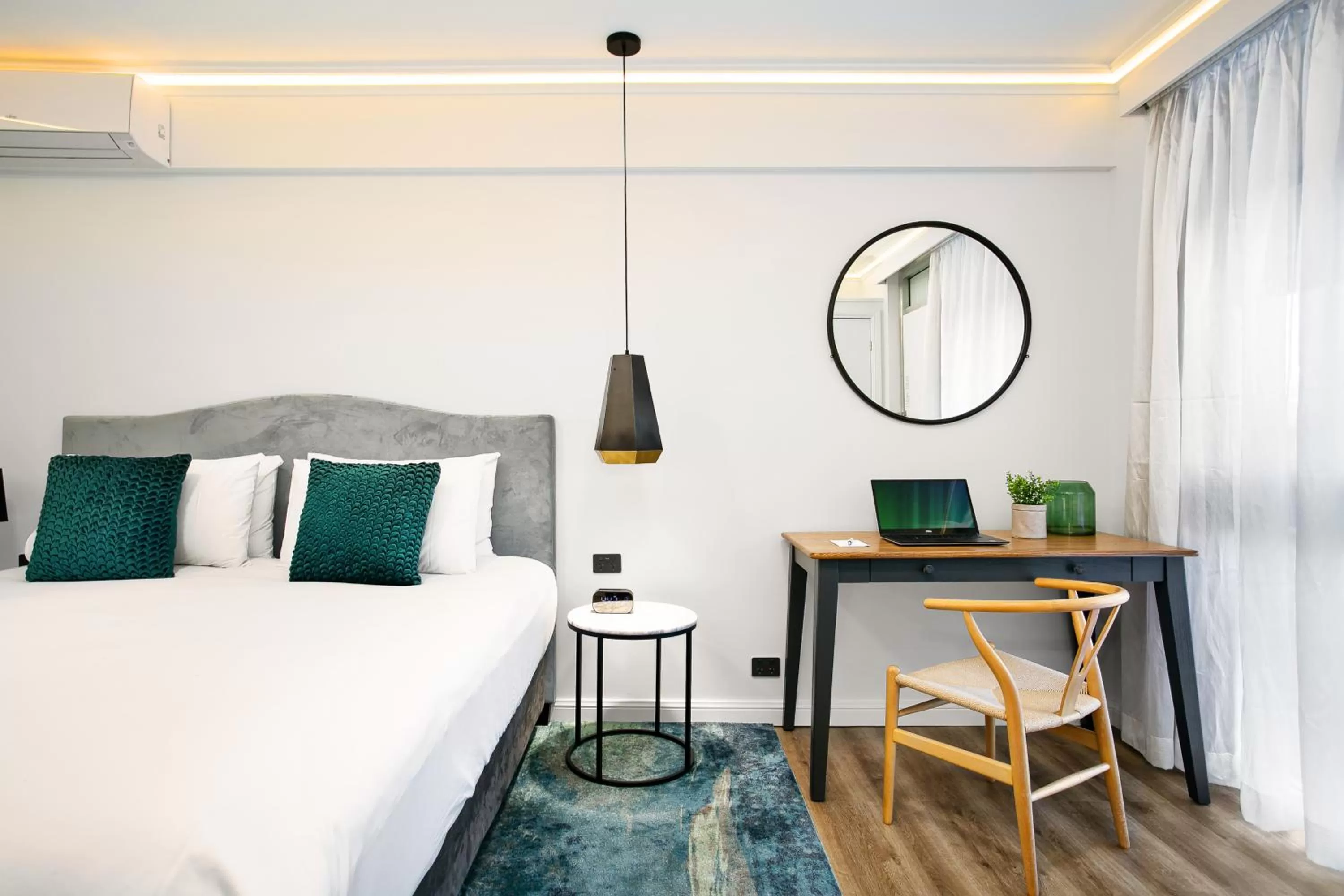 Bed in Best Western Sanctuary Inn