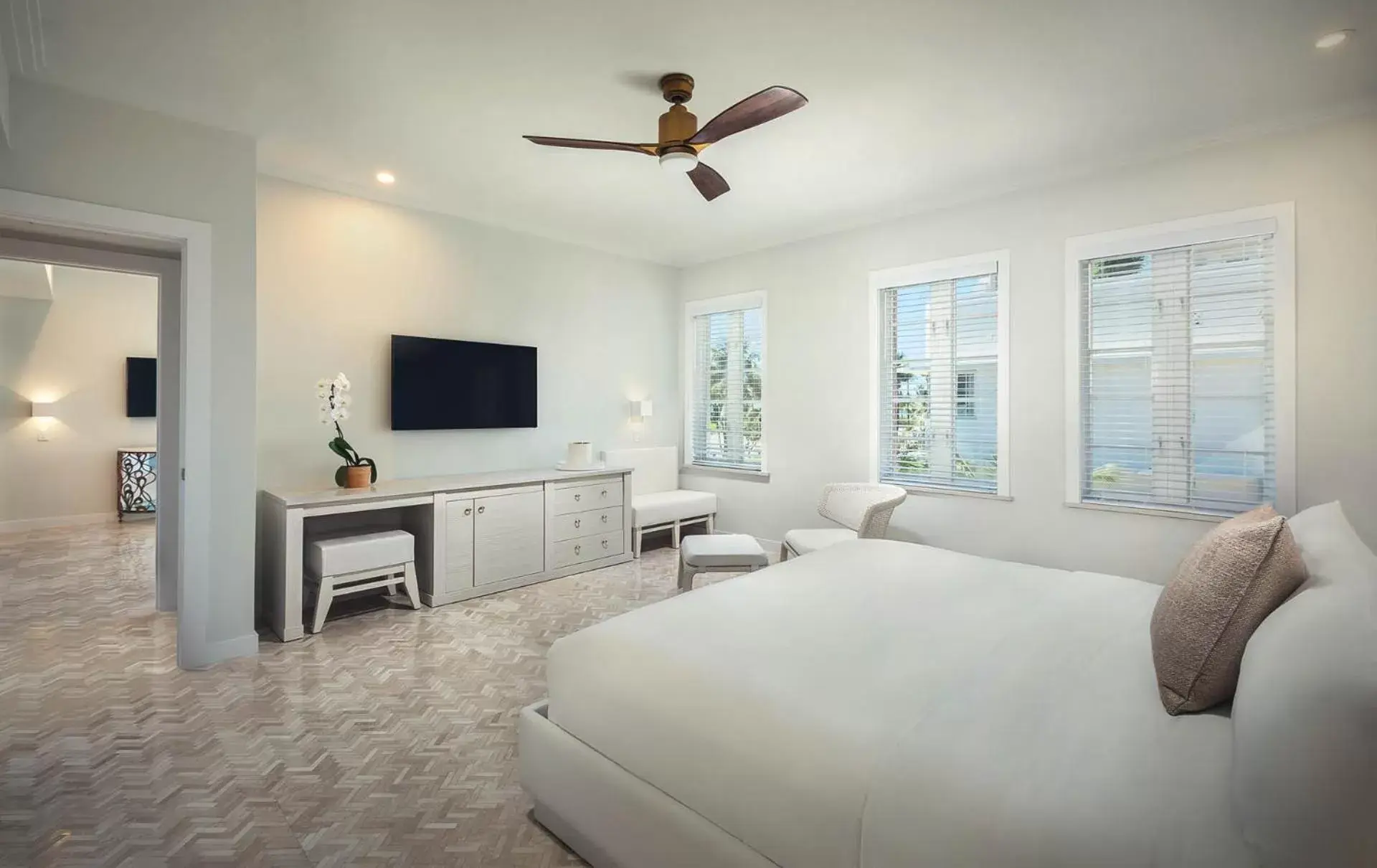 ADA Partial Ocean King Suite in Cardozo Hotel ADA Partial Ocean King Suite in Cardozo Hotel