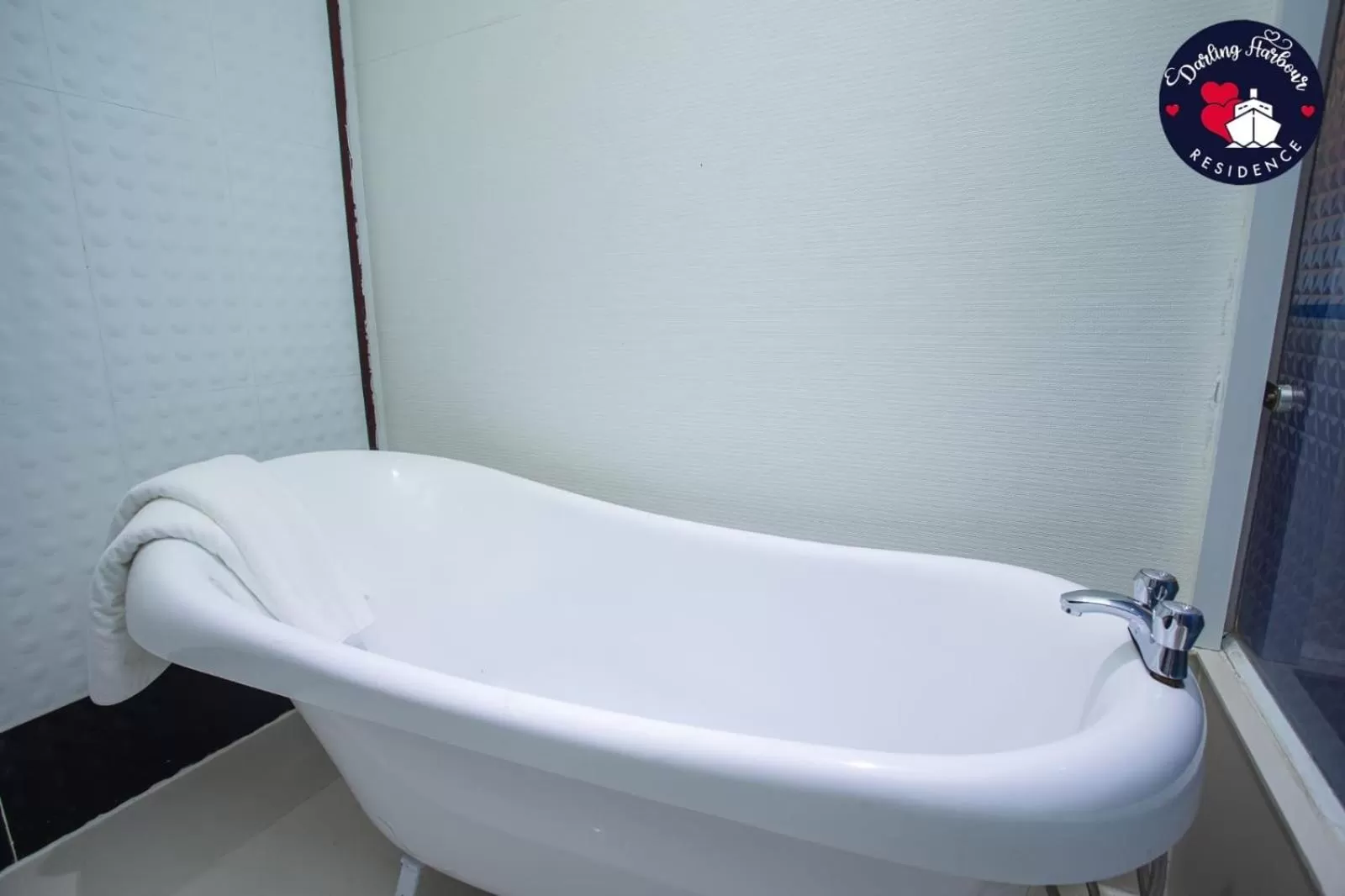 Hot Tub, Bathroom in Darling Harbour Residence - South Pattaya