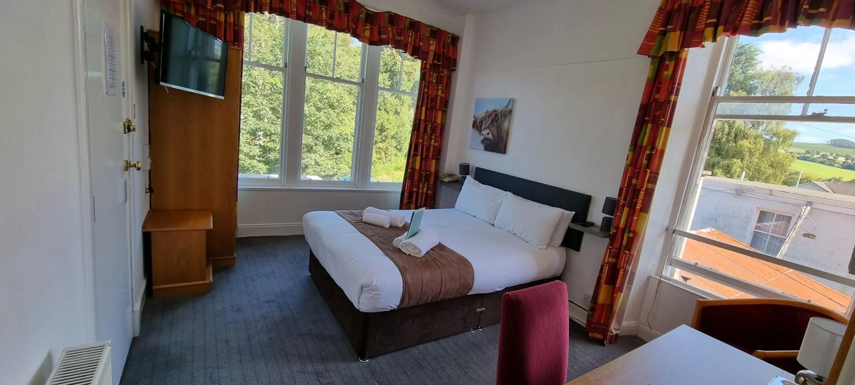 Bedroom, Bed in The Pitlochry Hydro Hotel